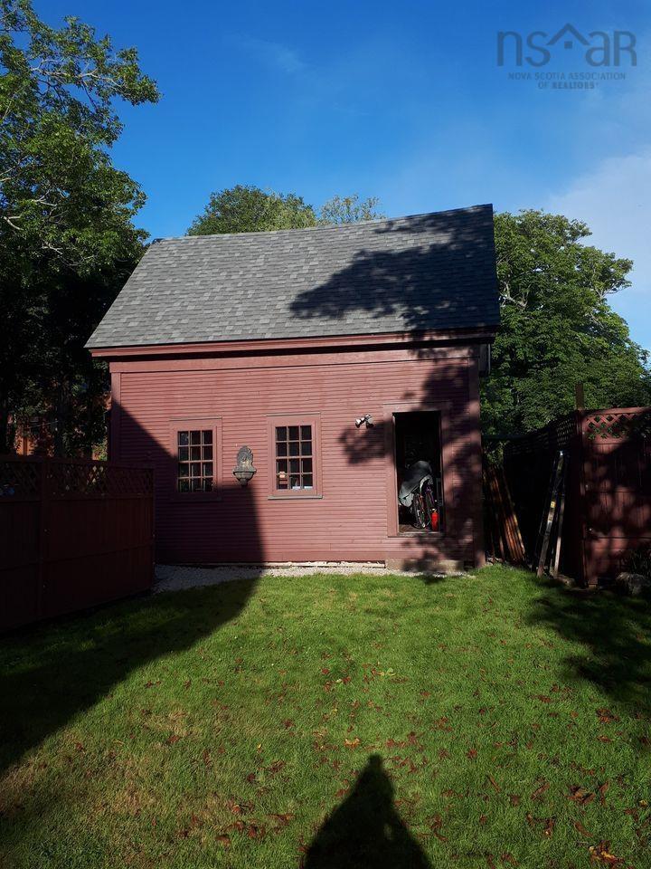 27 Willow Street 