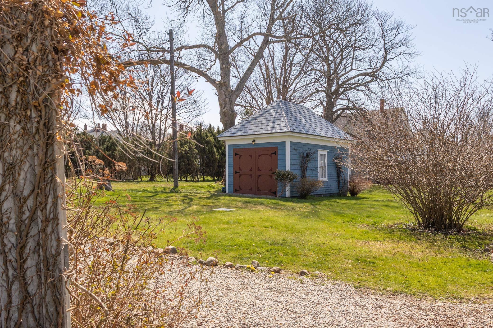 27 Willow Street 