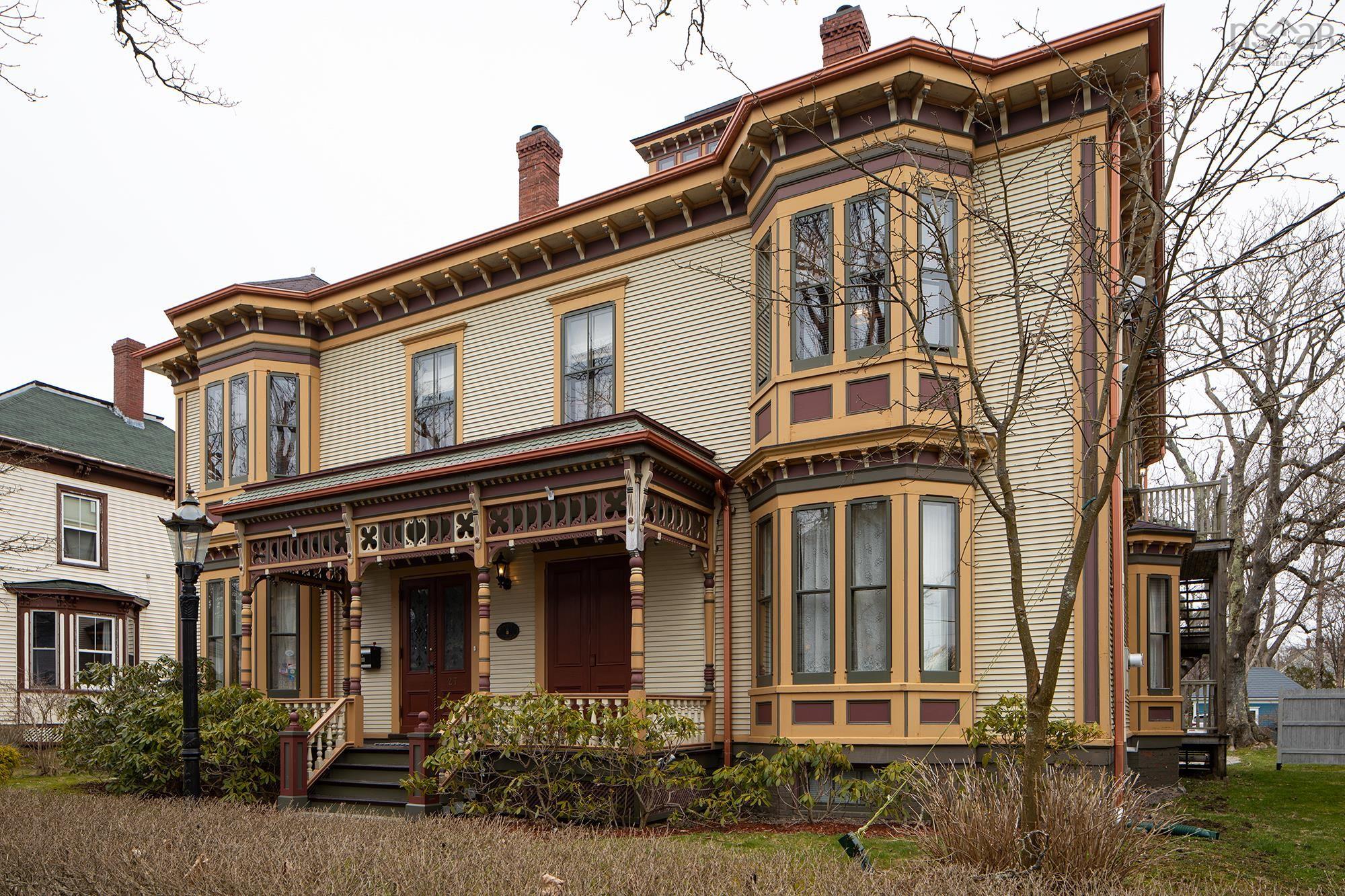 27 Willow Street 