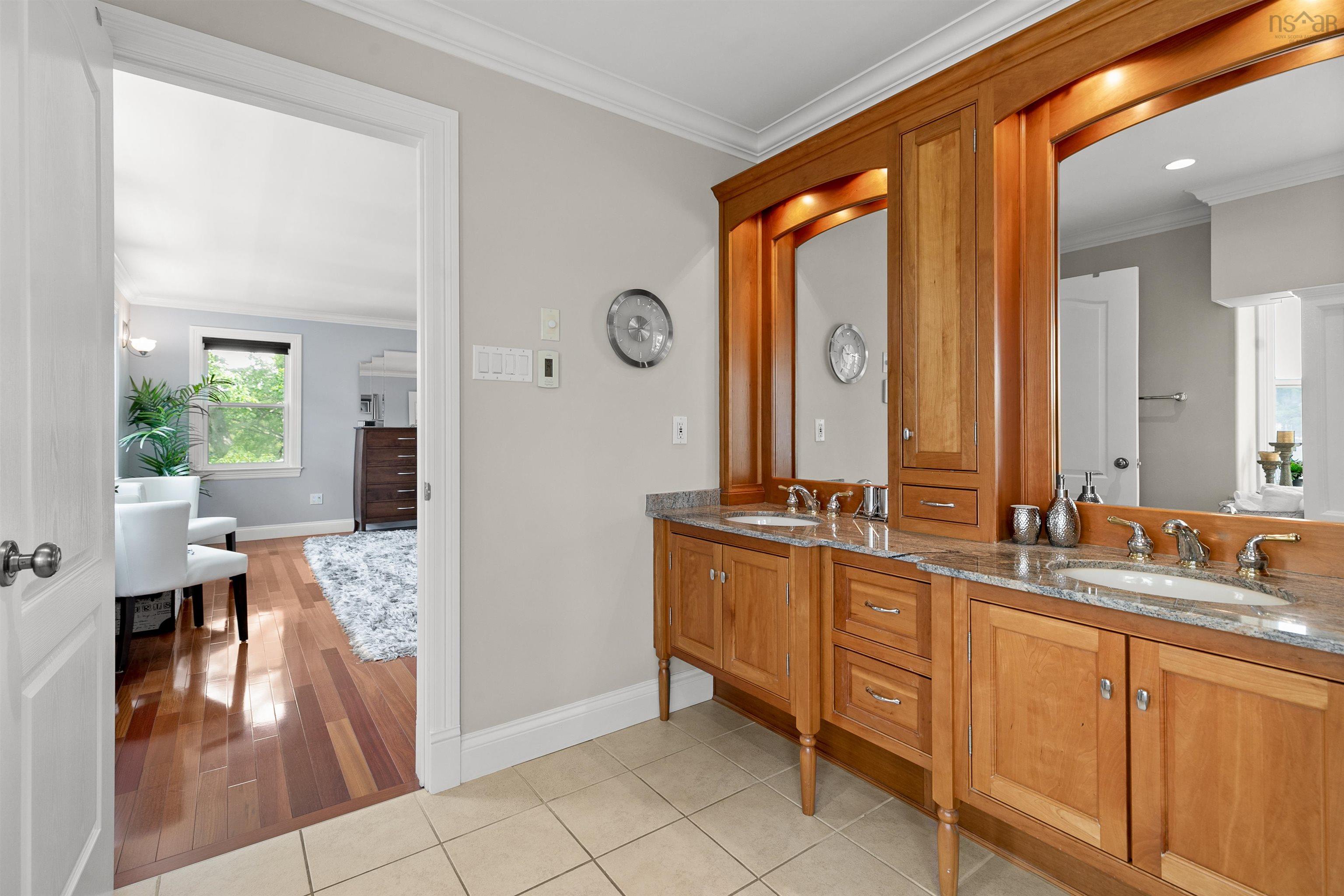 $2,499,000.00: 981 Shore Drive, Bedford