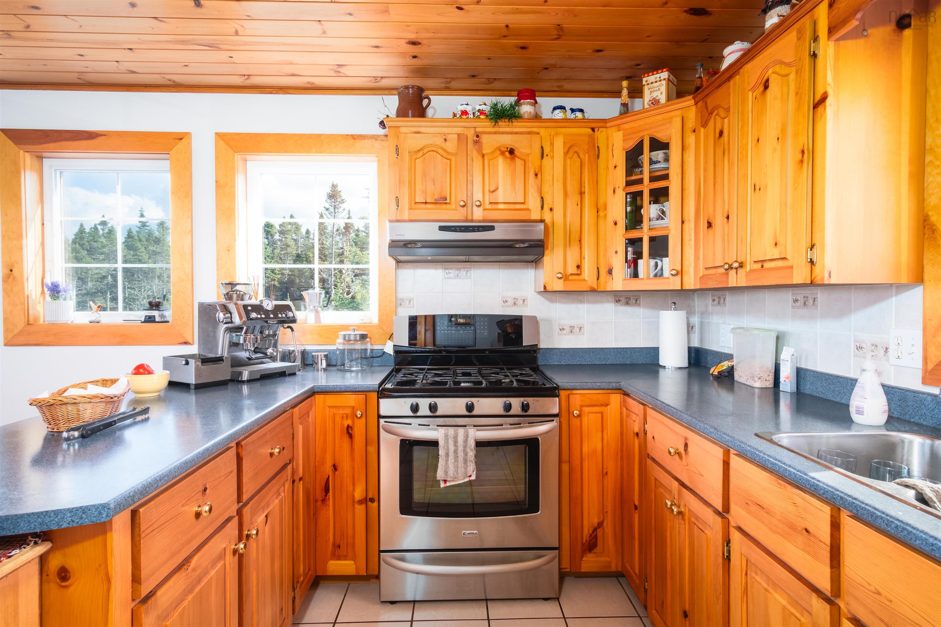 $850,000.00: 2932 Cape Gegogan Road, Goldenville