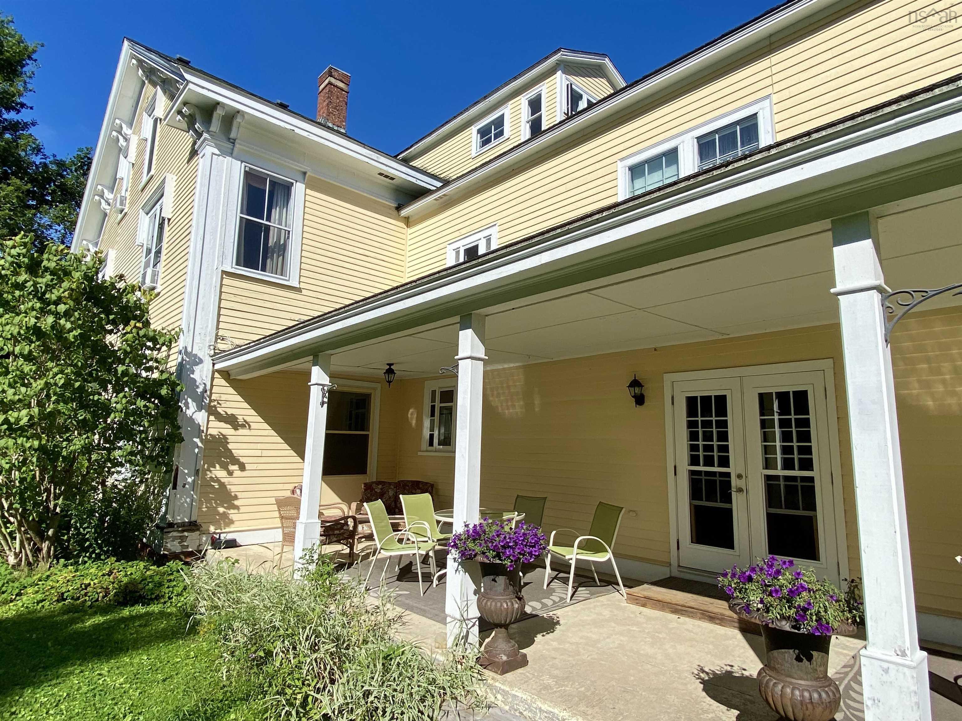 $1,375,000.00: 519 St George Street, Annapolis Royal
