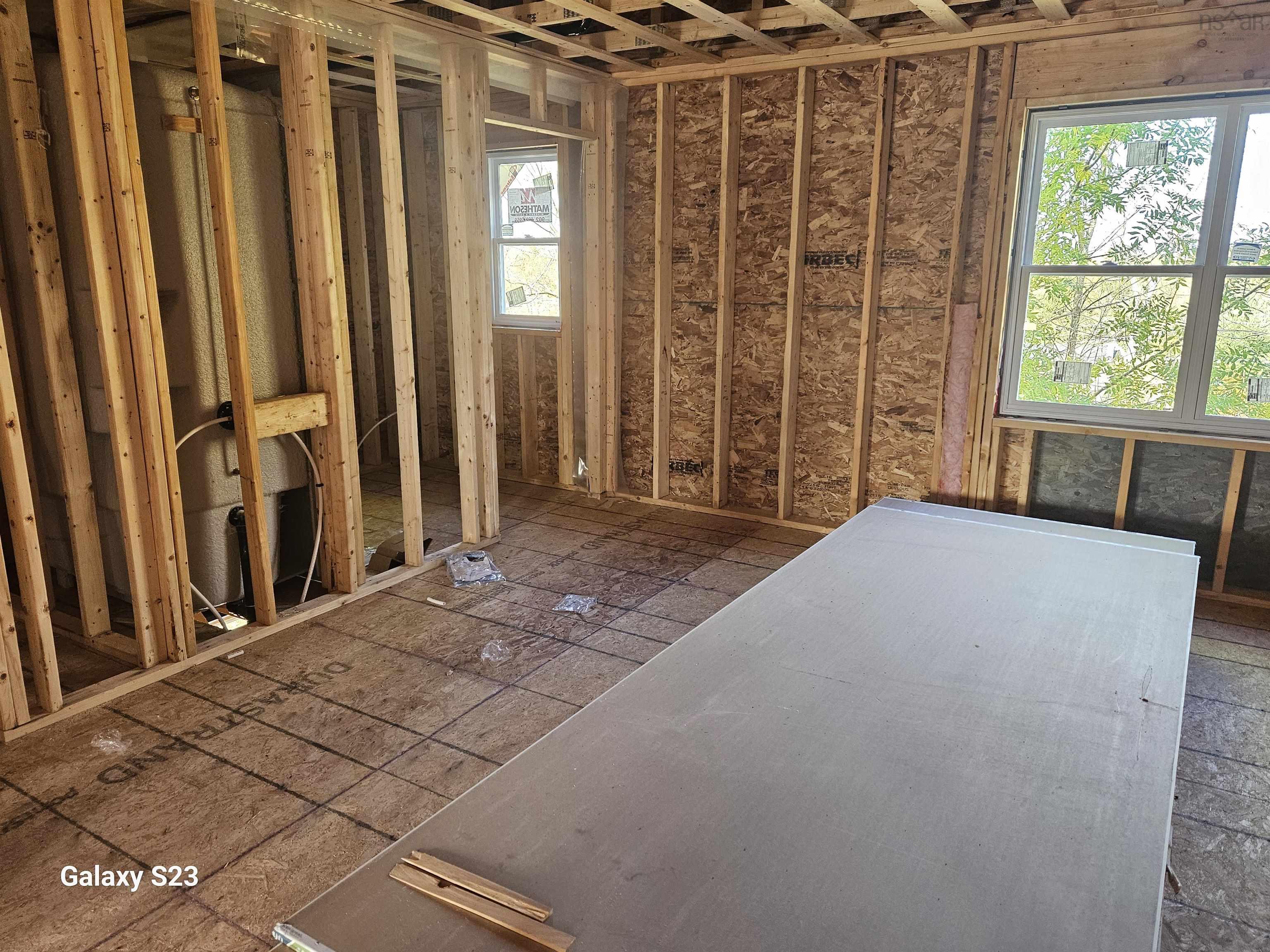 $580,975.00: 208E Burgess Crescent, Windsor