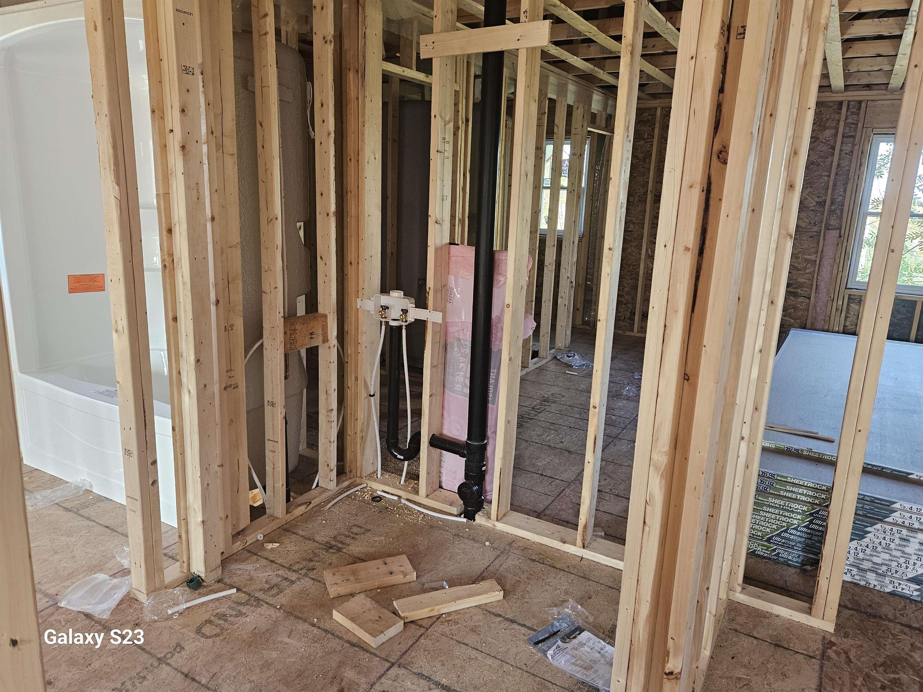 $580,975.00: 208E Burgess Crescent, Windsor