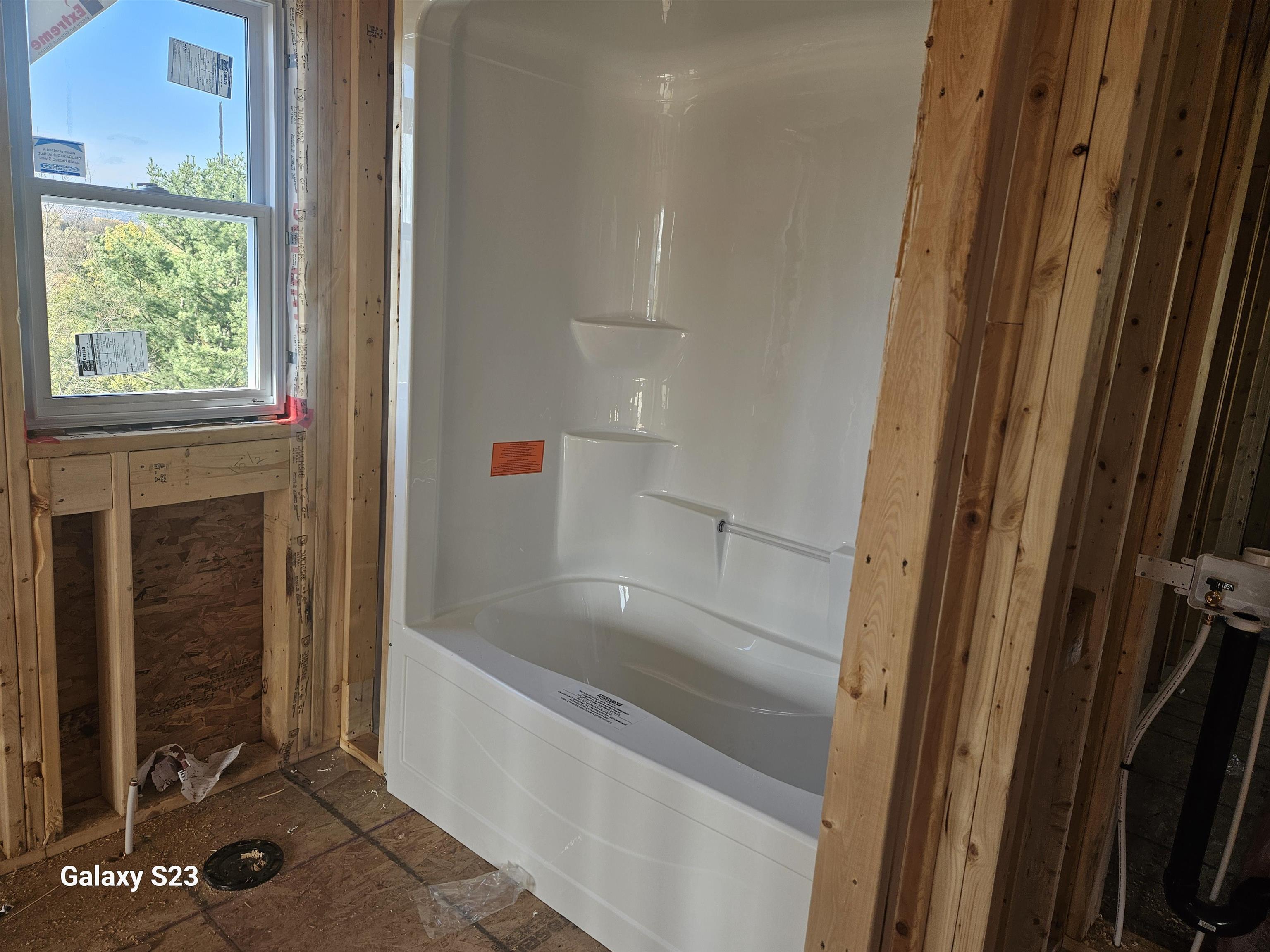 $580,975.00: 208E Burgess Crescent, Windsor