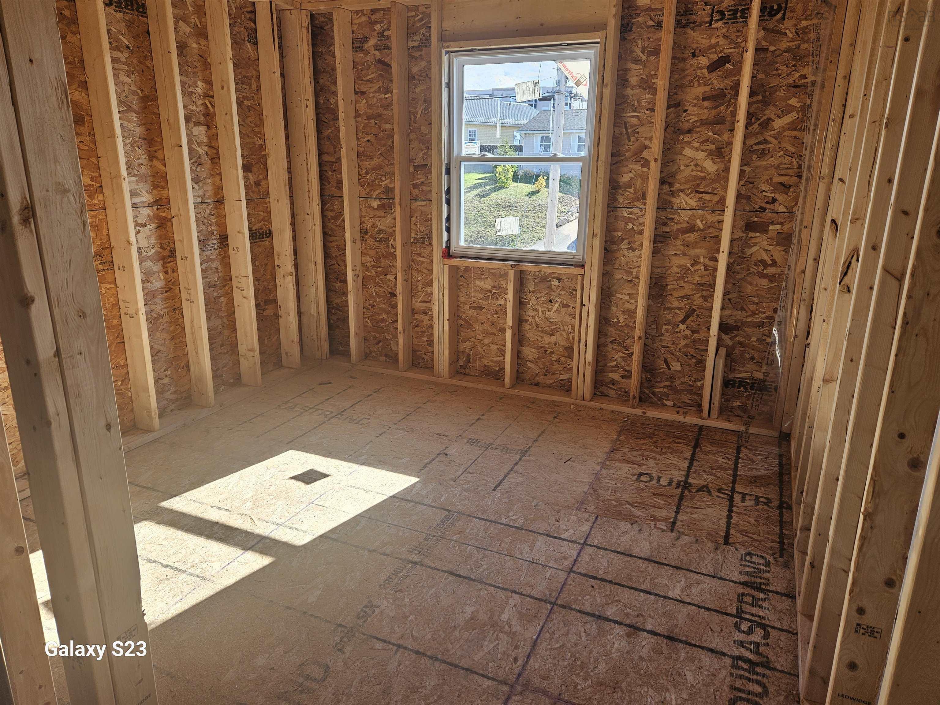 $580,975.00: 208E Burgess Crescent, Windsor