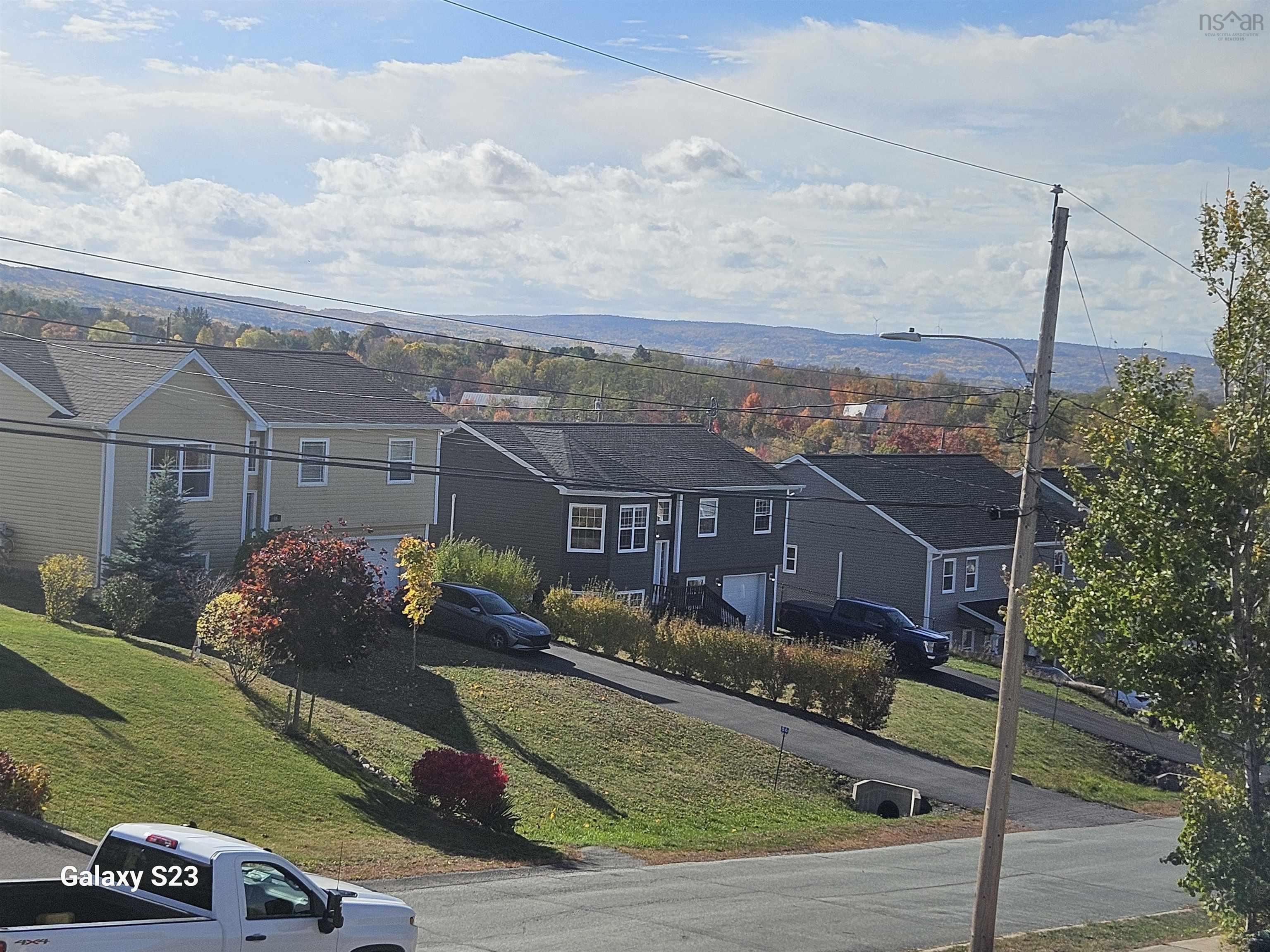 $580,975.00: 208E Burgess Crescent, Windsor