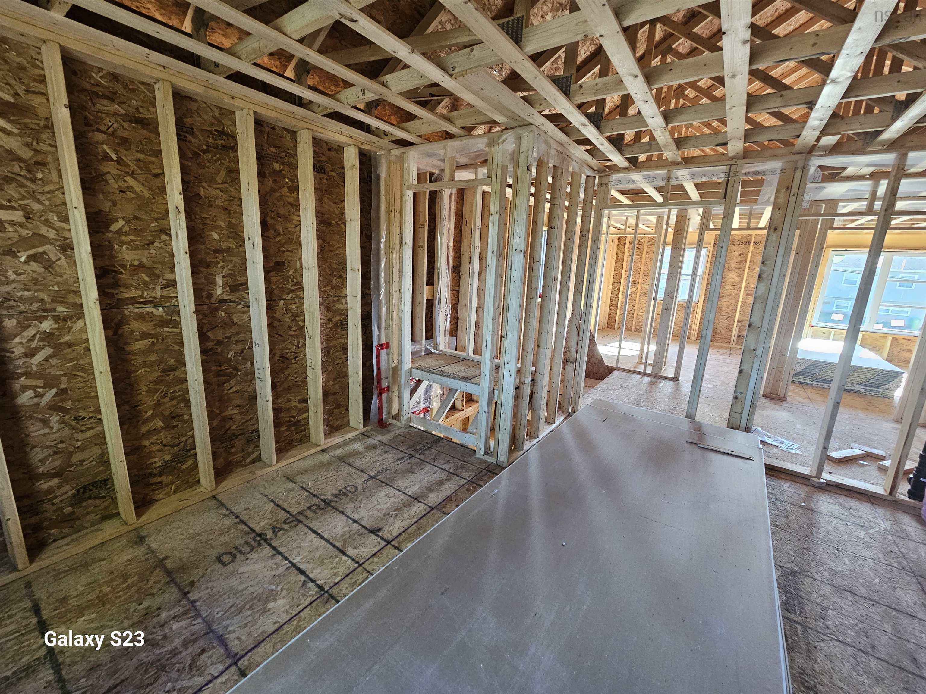 $580,975.00: 208E Burgess Crescent, Windsor