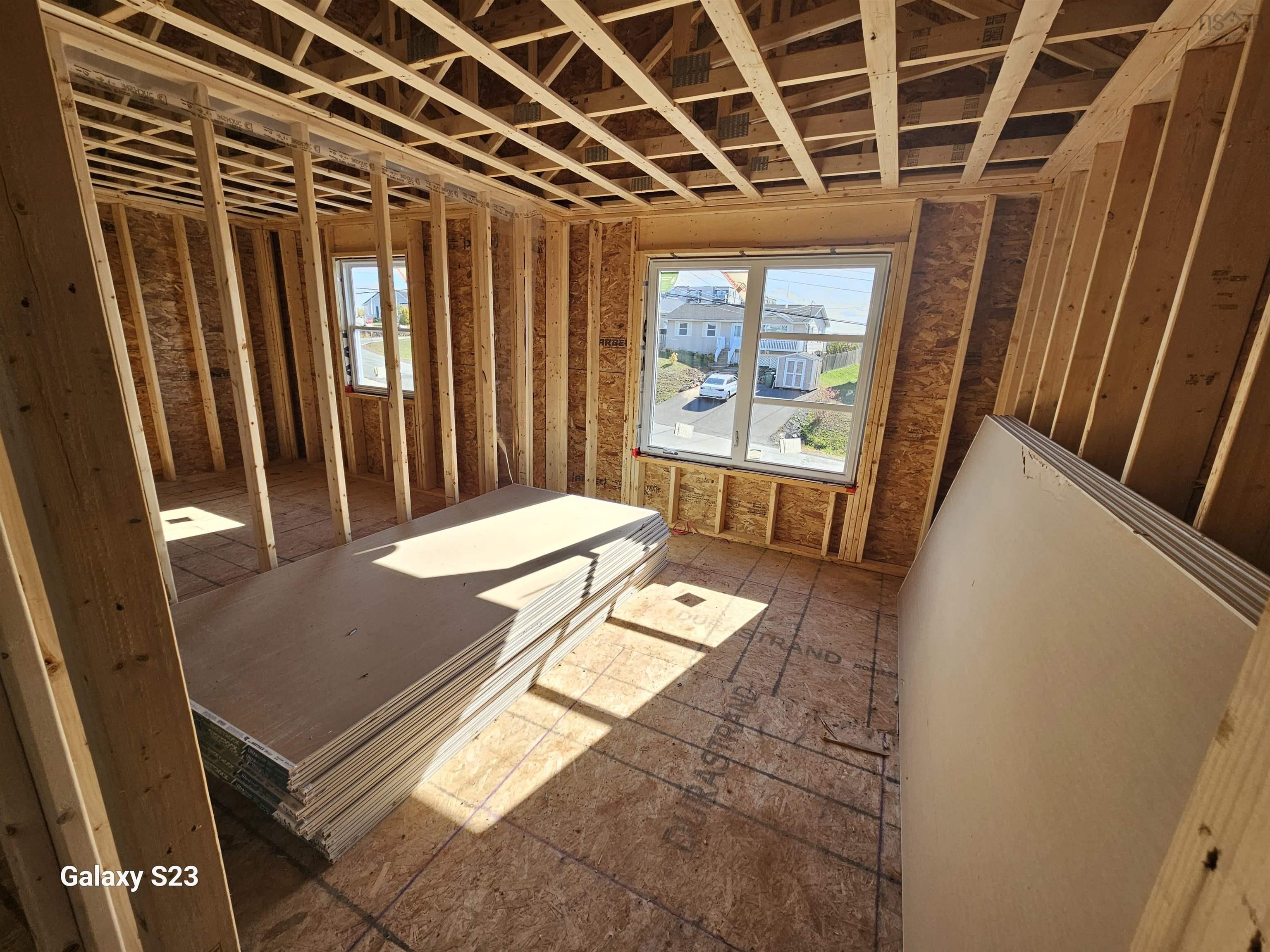 $580,975.00: 208E Burgess Crescent, Windsor