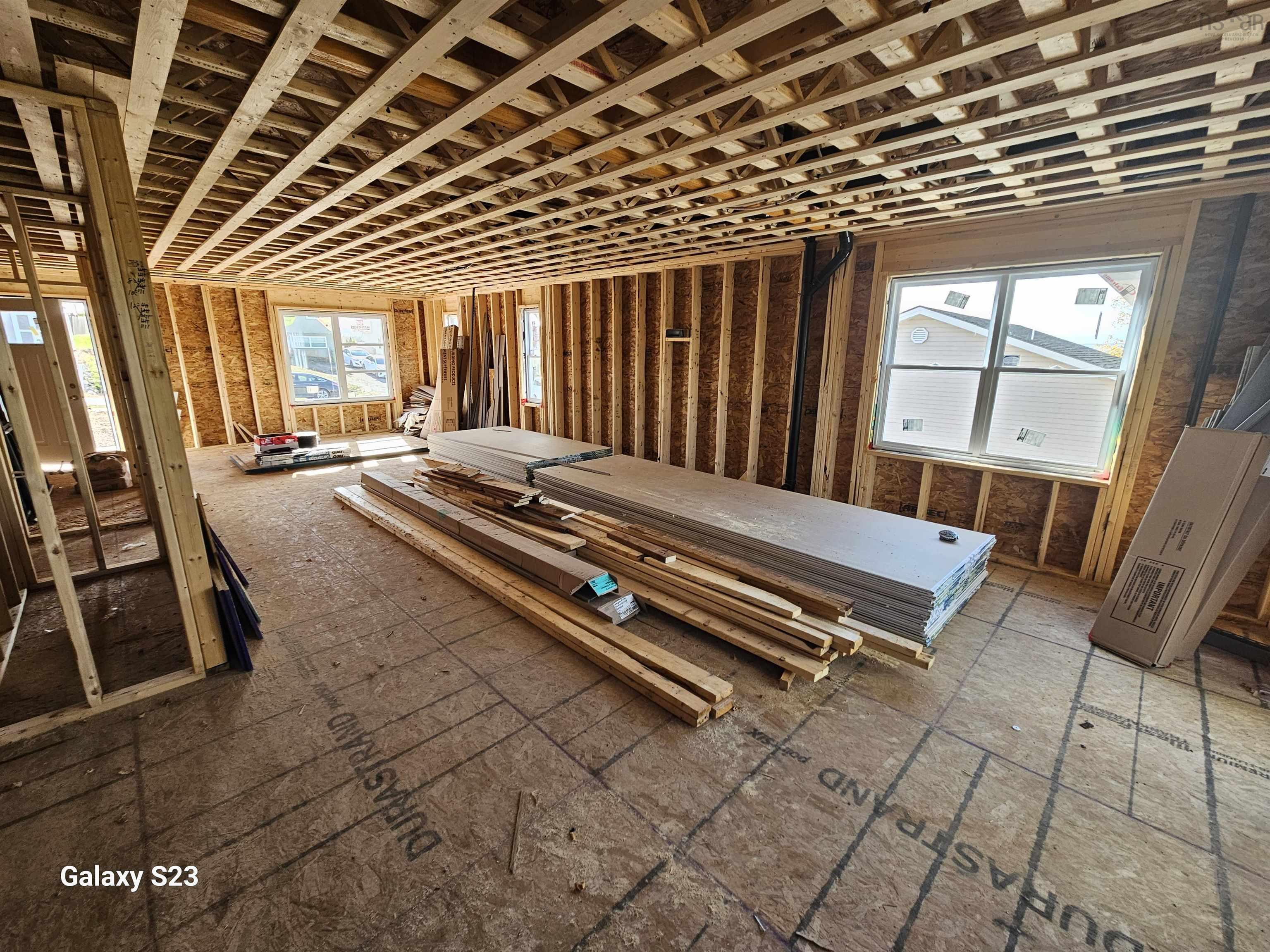 $580,975.00: 208E Burgess Crescent, Windsor