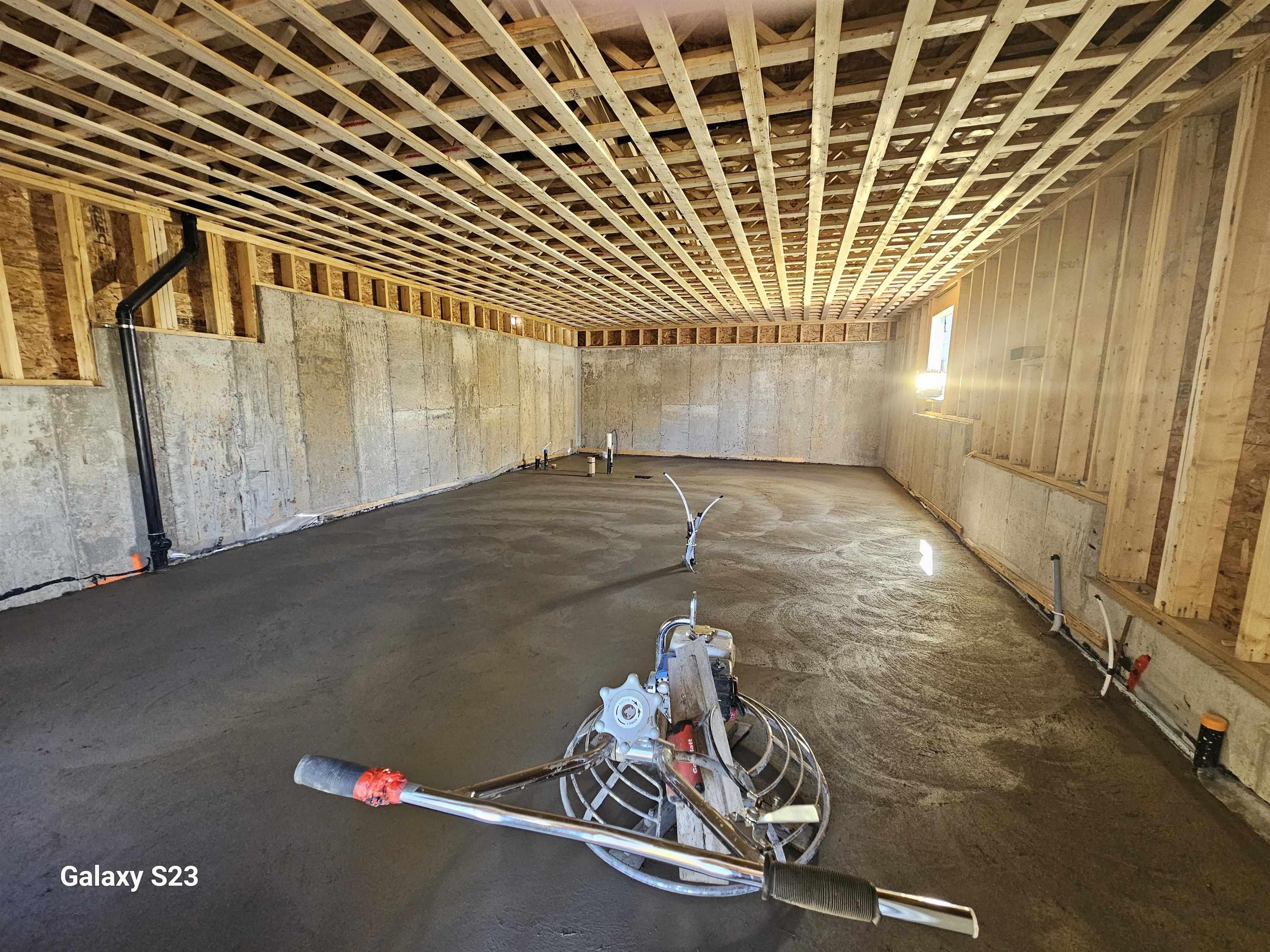 $580,975.00: 208E Burgess Crescent, Windsor