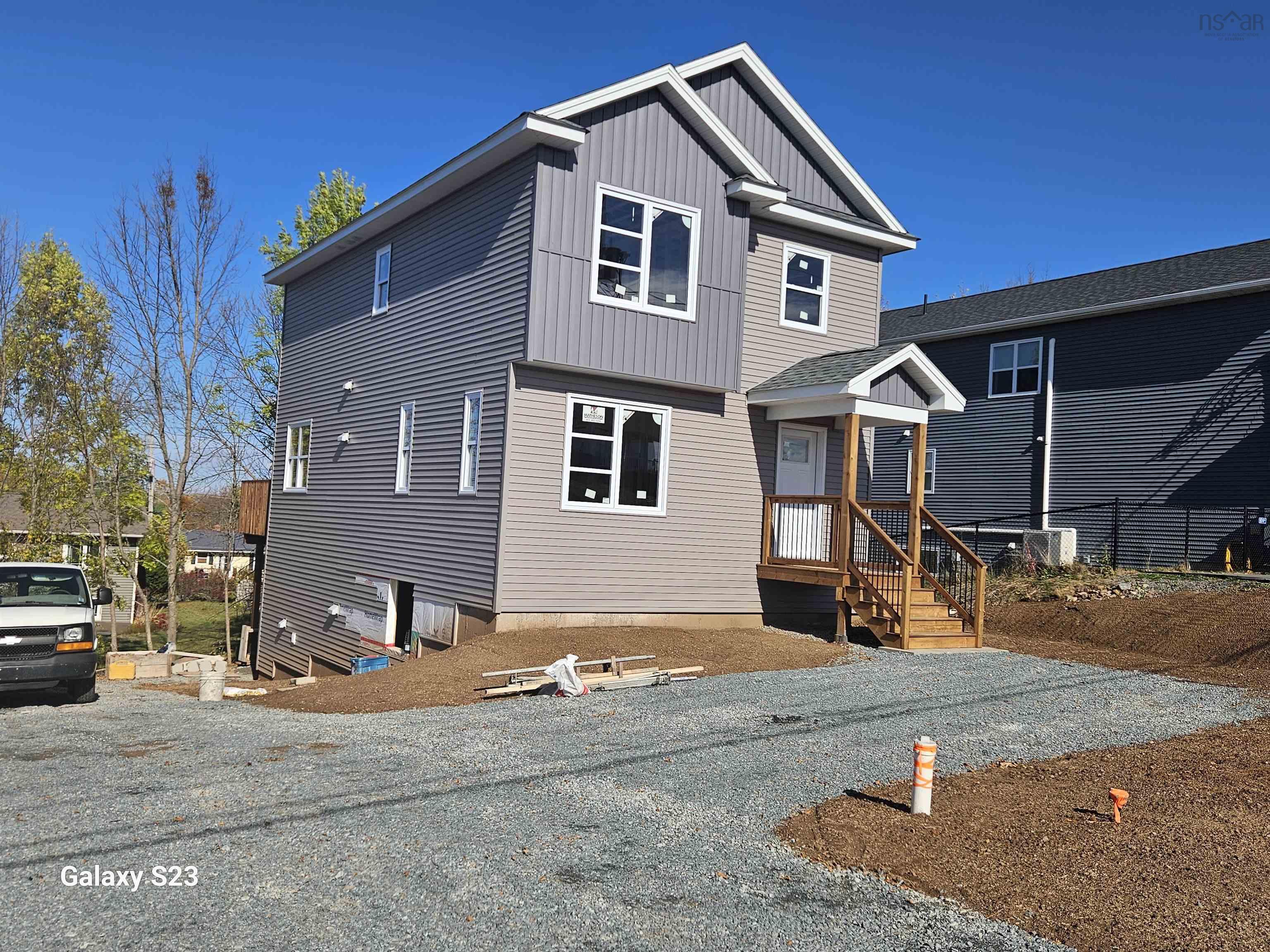 $580,975.00: 208E Burgess Crescent, Windsor