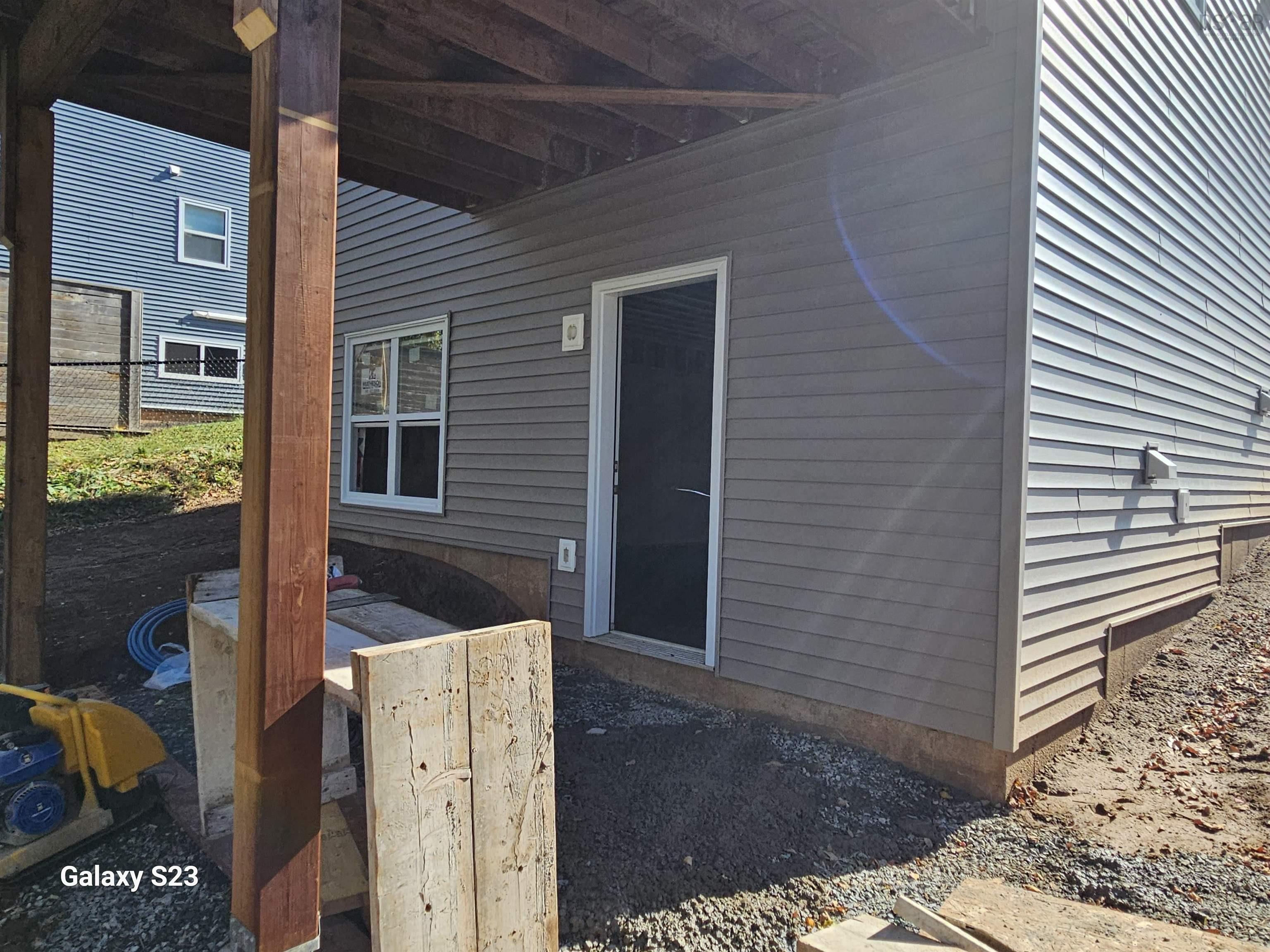 $580,975.00: 208E Burgess Crescent, Windsor