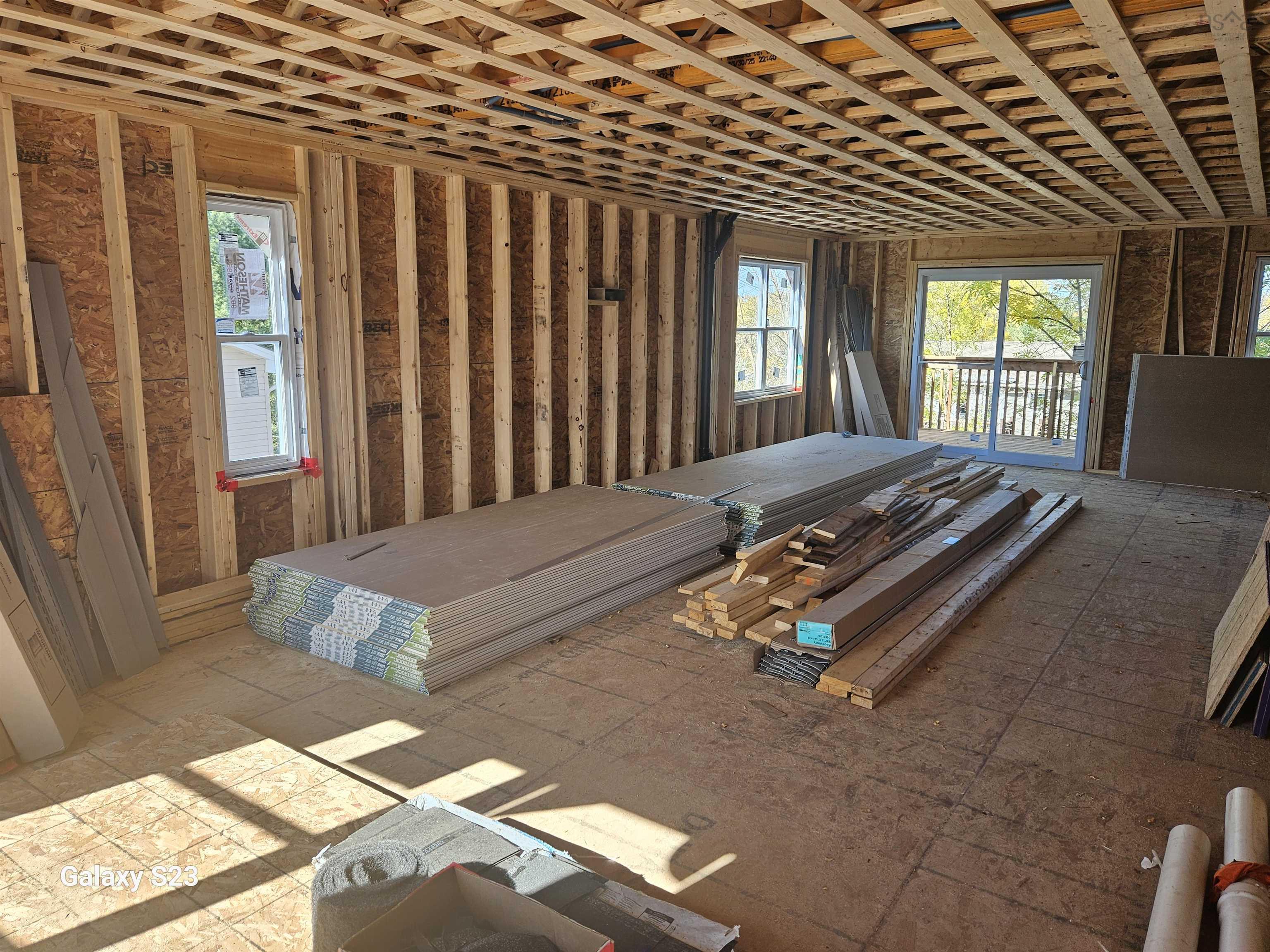 $580,975.00: 208E Burgess Crescent, Windsor