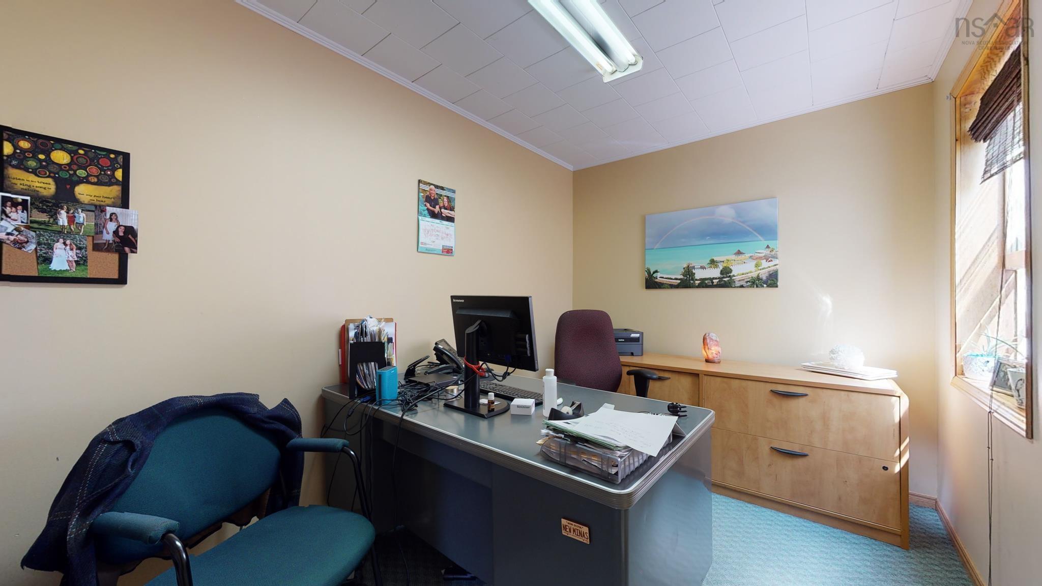 $798,000.00: 9027/9029 Commercial Street, New Minas
