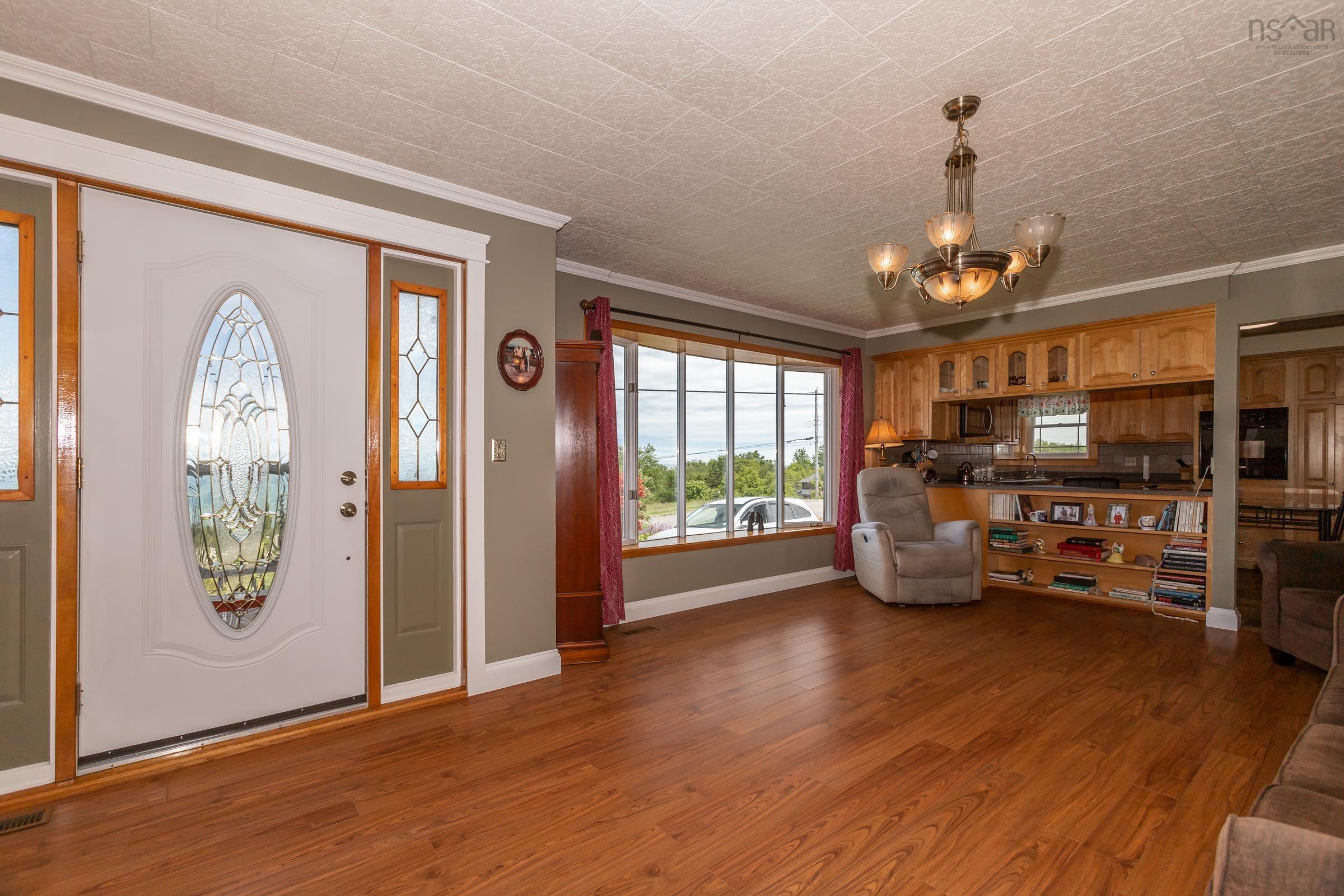 $550,000.00: 5234 Shore Road, Parkers Cove