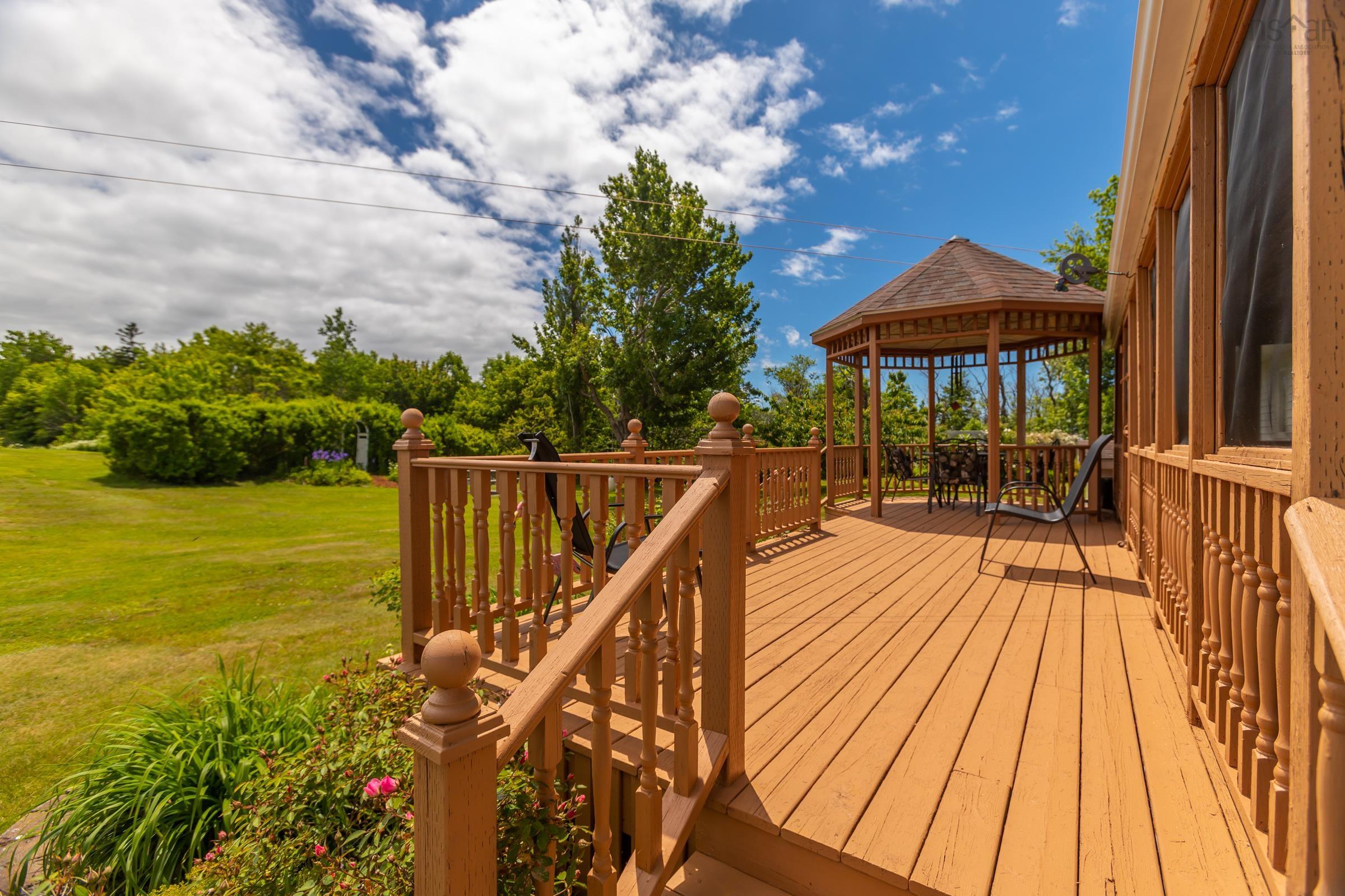 $550,000.00: 5234 Shore Road, Parkers Cove