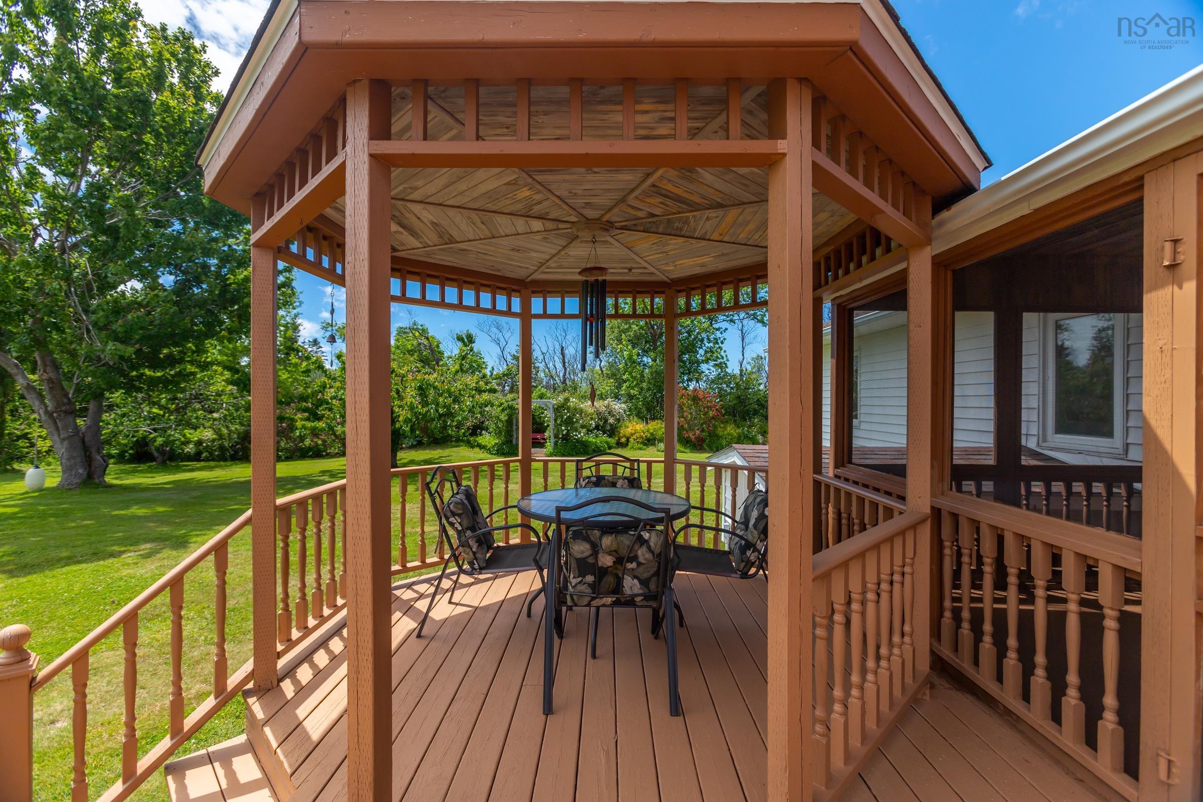 $550,000.00: 5234 Shore Road, Parkers Cove
