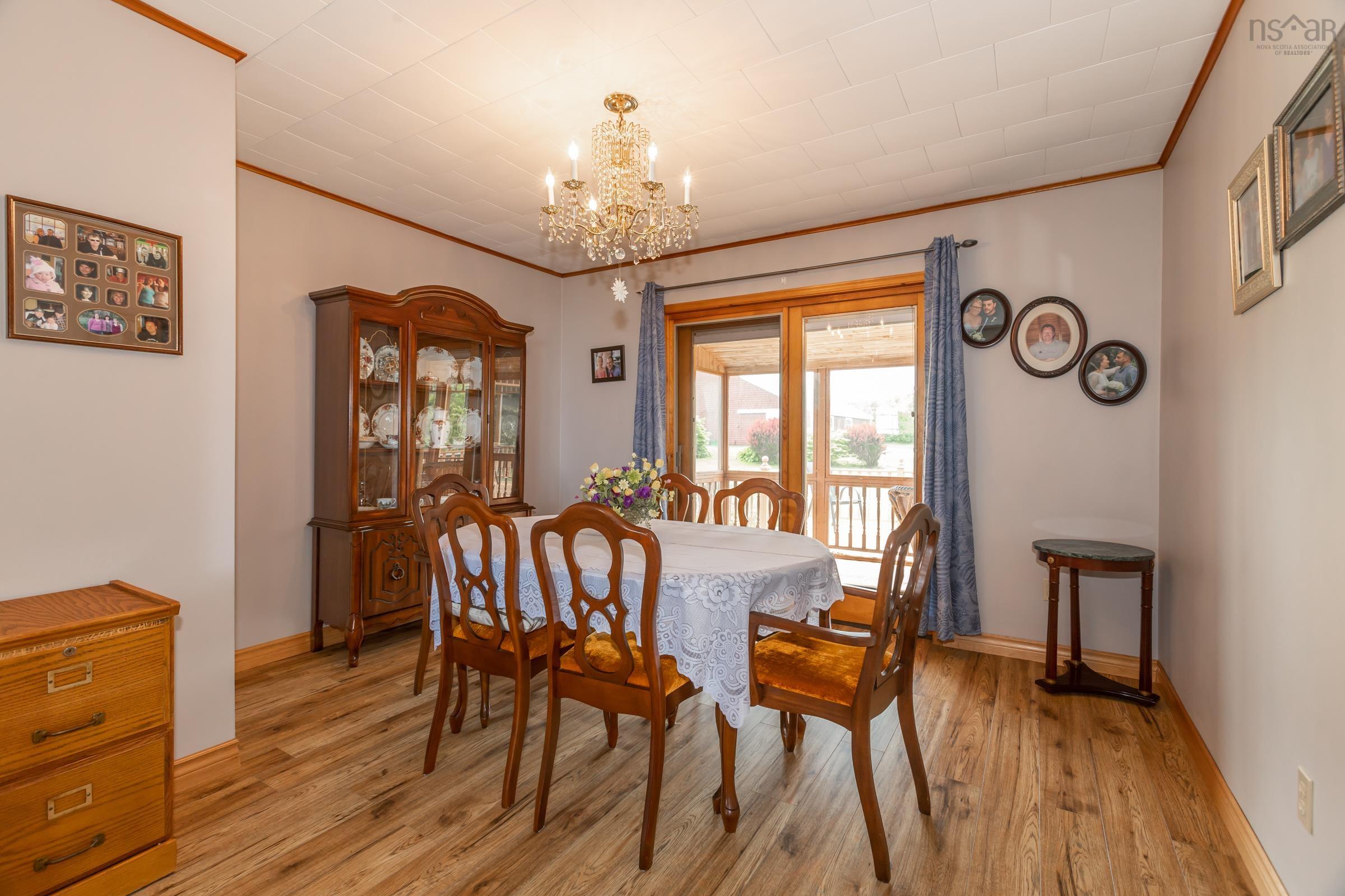 $550,000.00: 5234 Shore Road, Parkers Cove