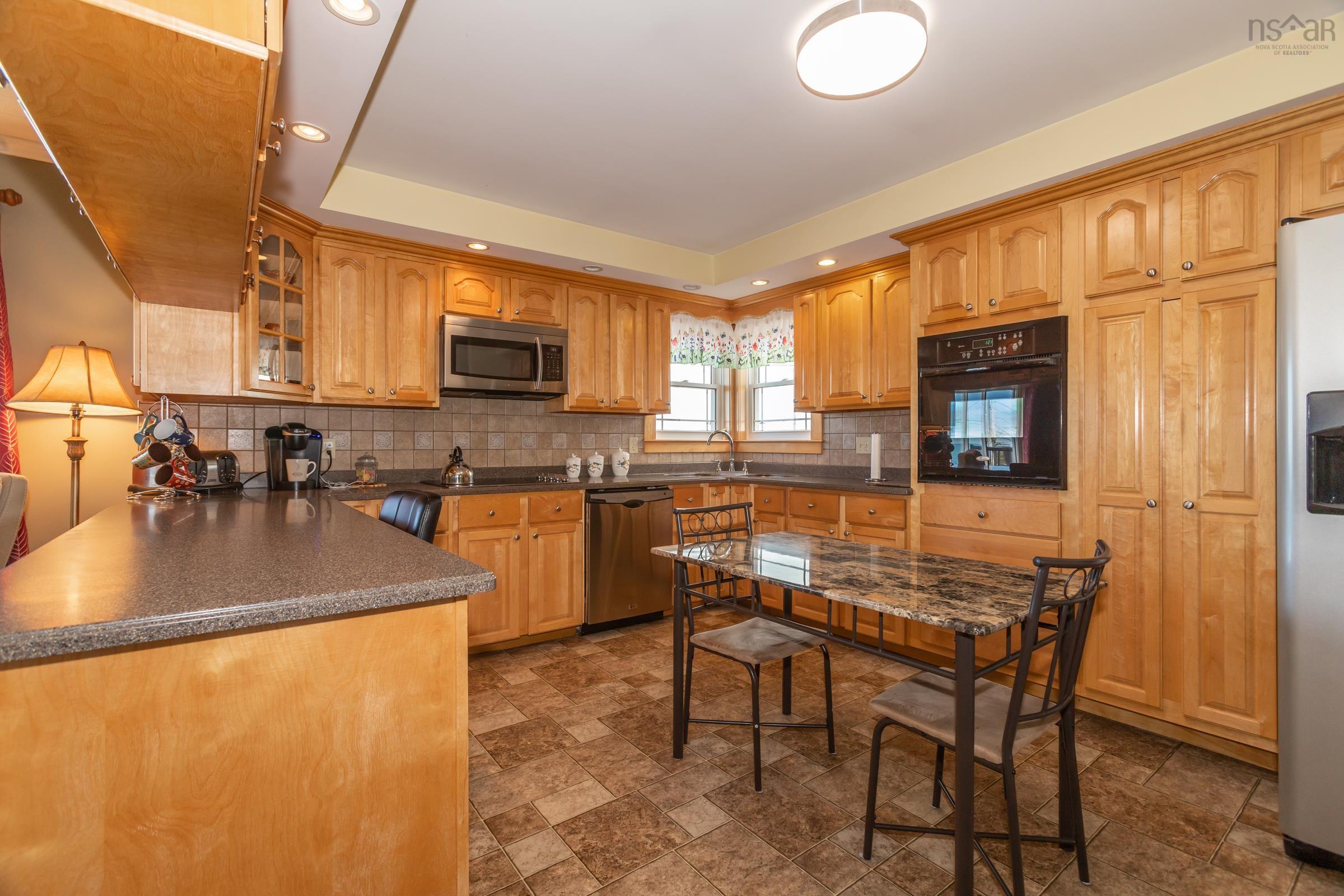 $550,000.00: 5234 Shore Road, Parkers Cove