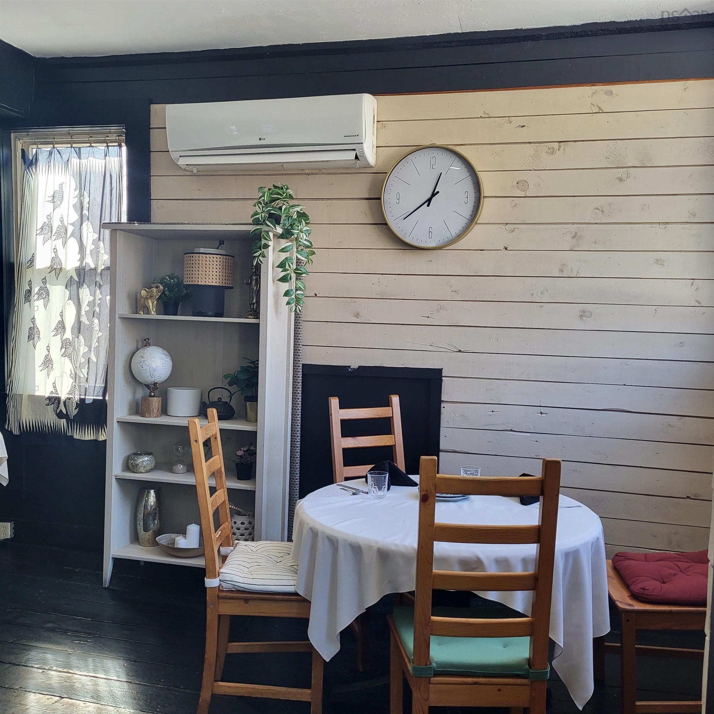 $400,000.00: 13 Charlotte Lane, Shelburne