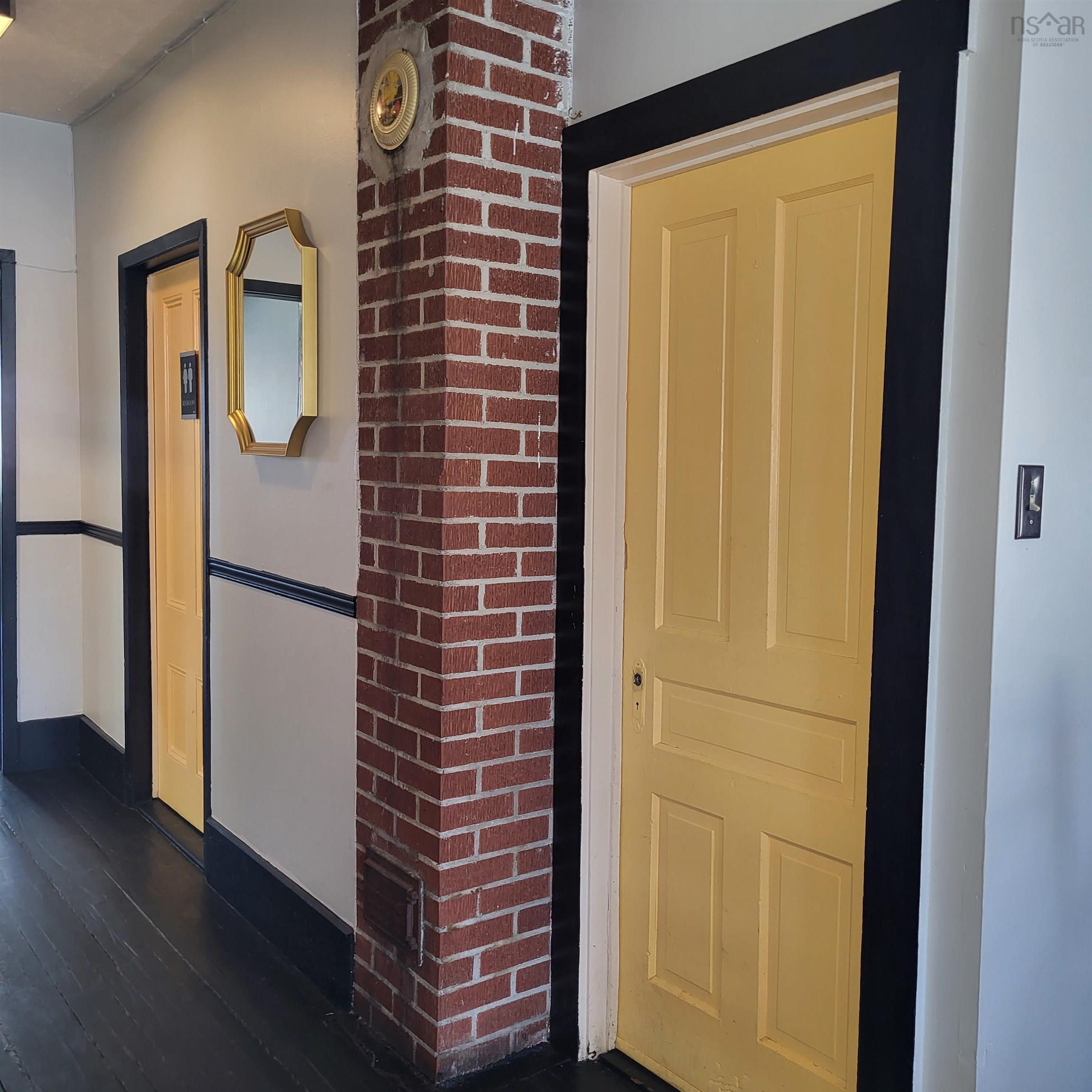 $400,000.00: 13 Charlotte Lane, Shelburne