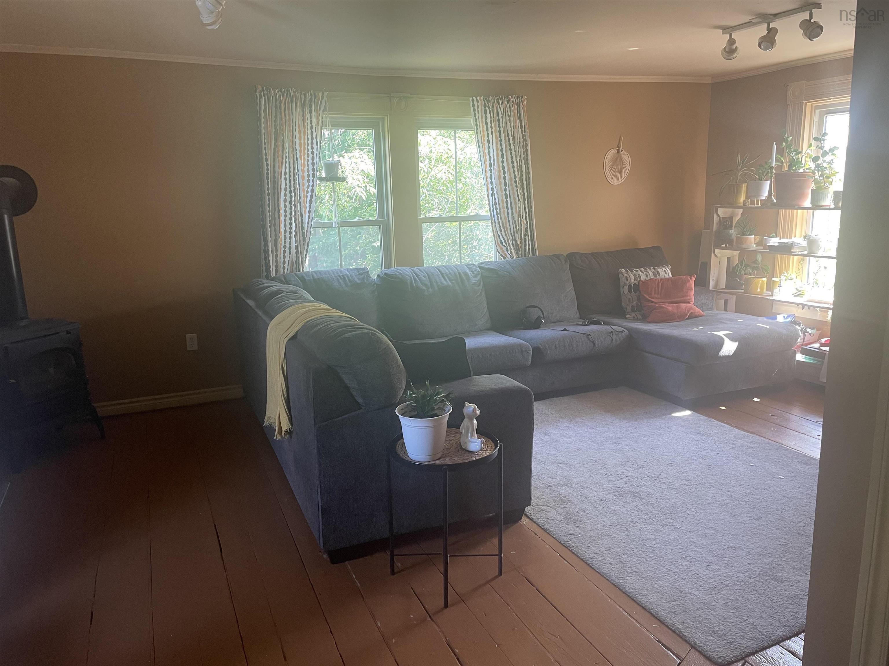 $400,000.00: 13 Charlotte Lane, Shelburne