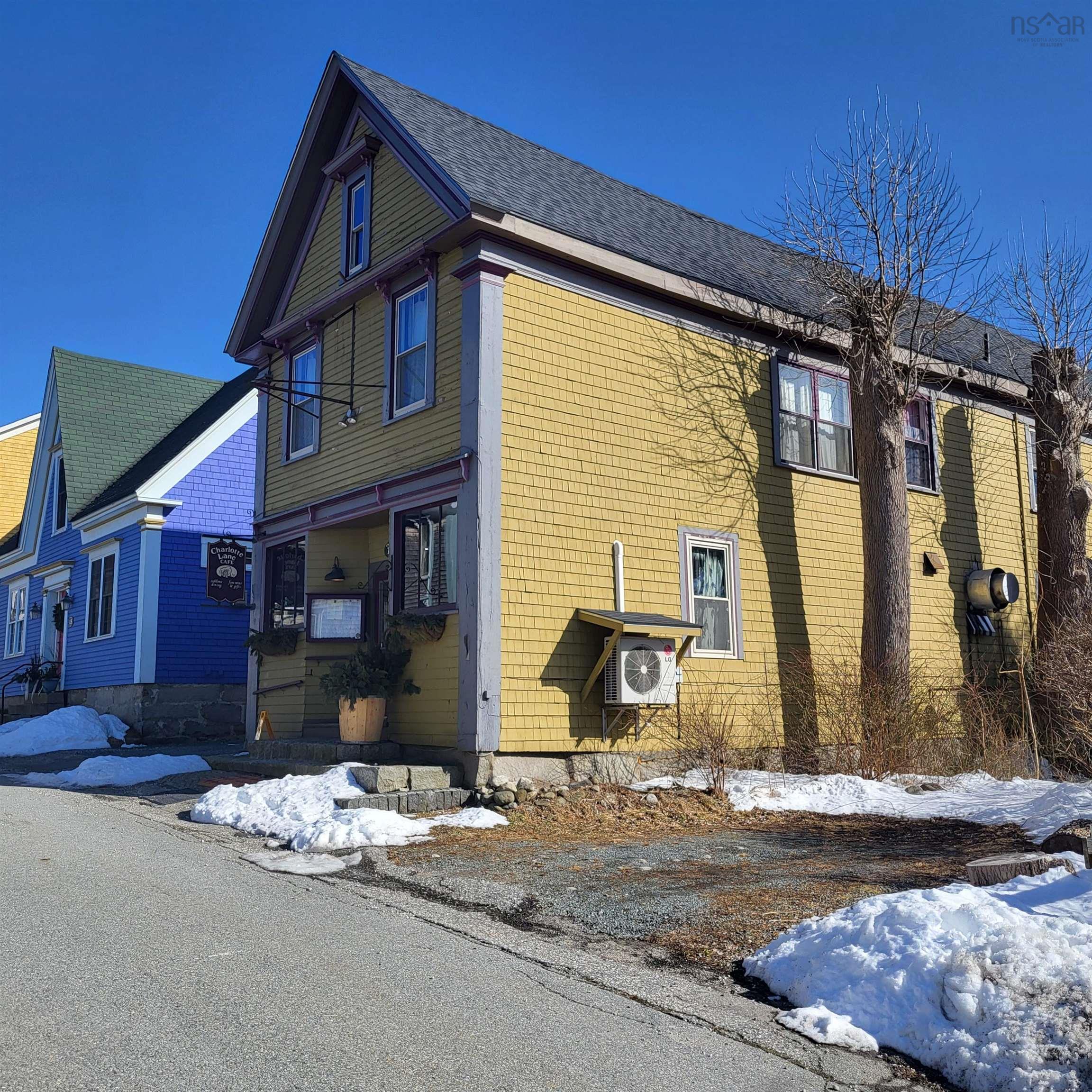 $400,000.00: 13 Charlotte Lane, Shelburne