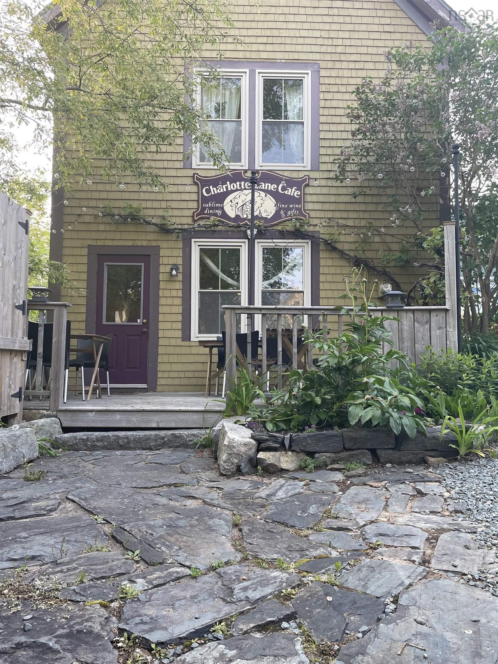 $400,000.00: 13 Charlotte Lane, Shelburne