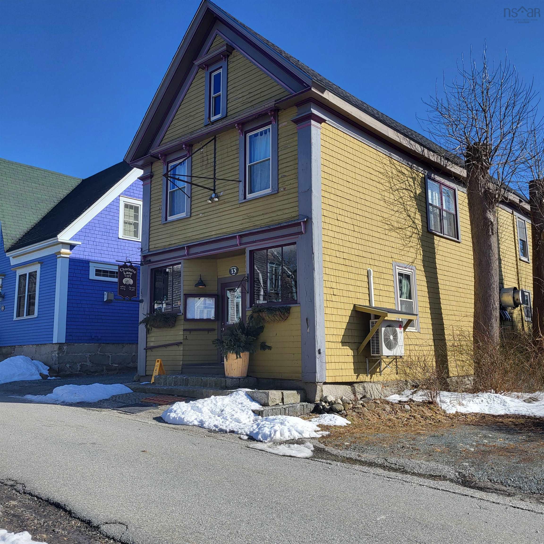 $400,000.00: 13 Charlotte Lane, Shelburne