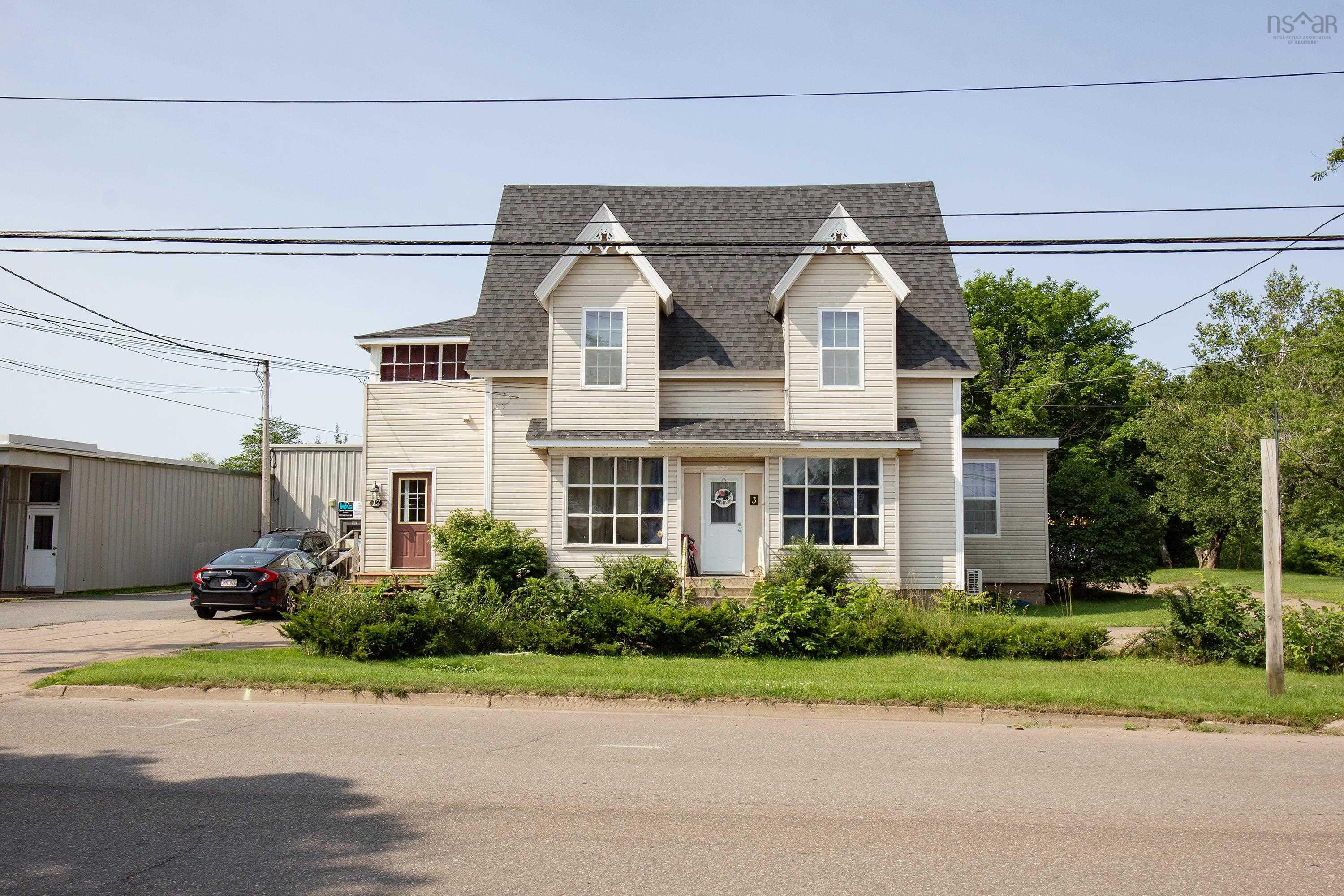 $339,900.00: 12 Lawrence Street, Amherst