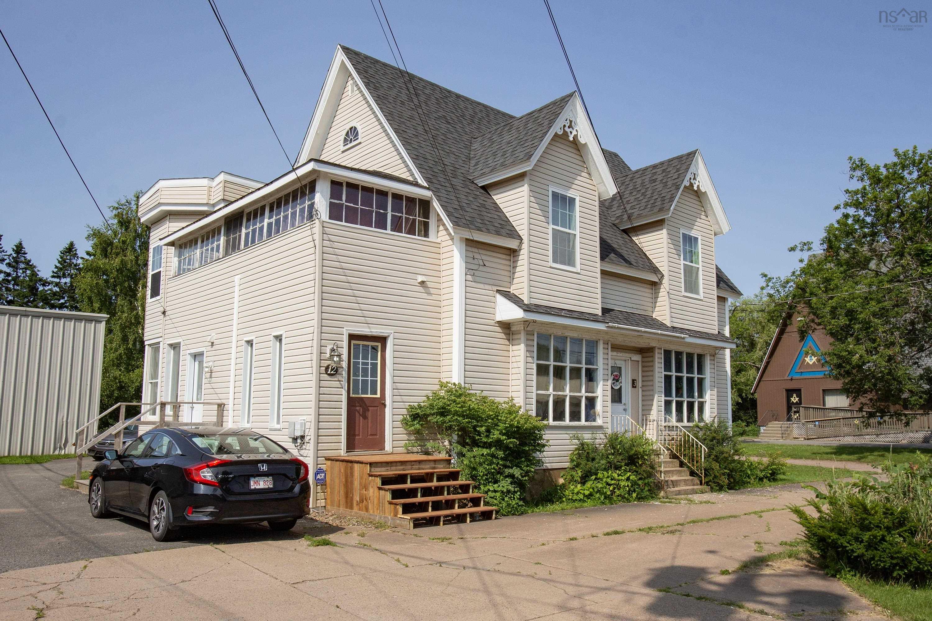 $339,900.00: 12 Lawrence Street, Amherst