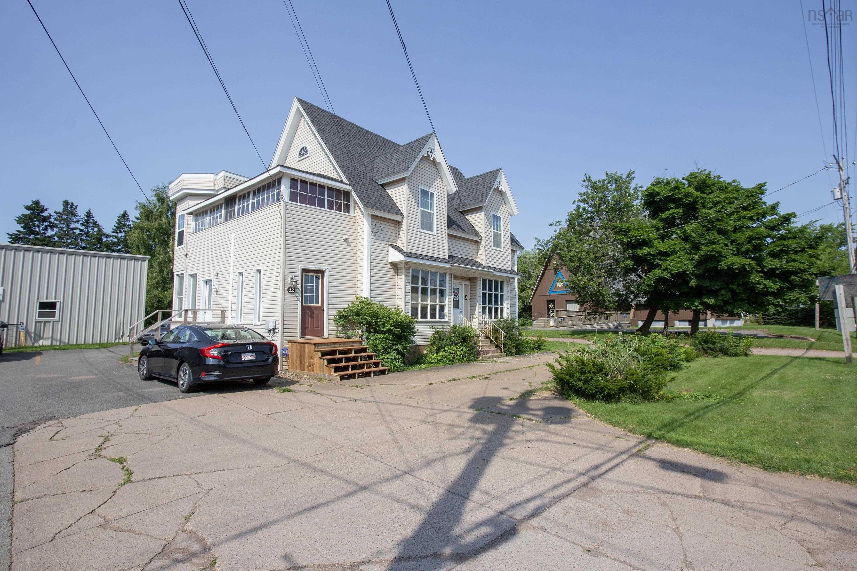 $339,900.00: 12 Lawrence Street, Amherst
