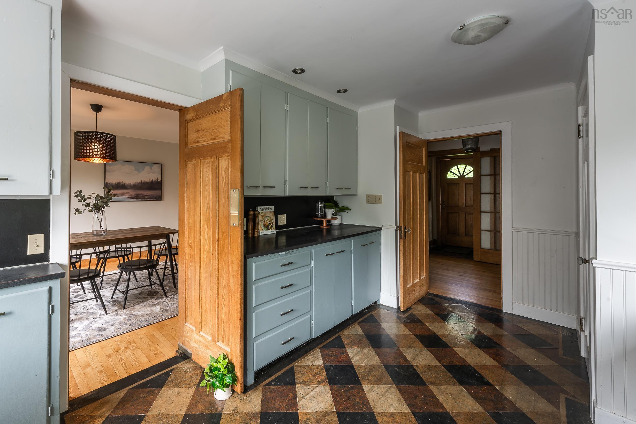 $699,900.00: 196 Crichton Avenue, Dartmouth