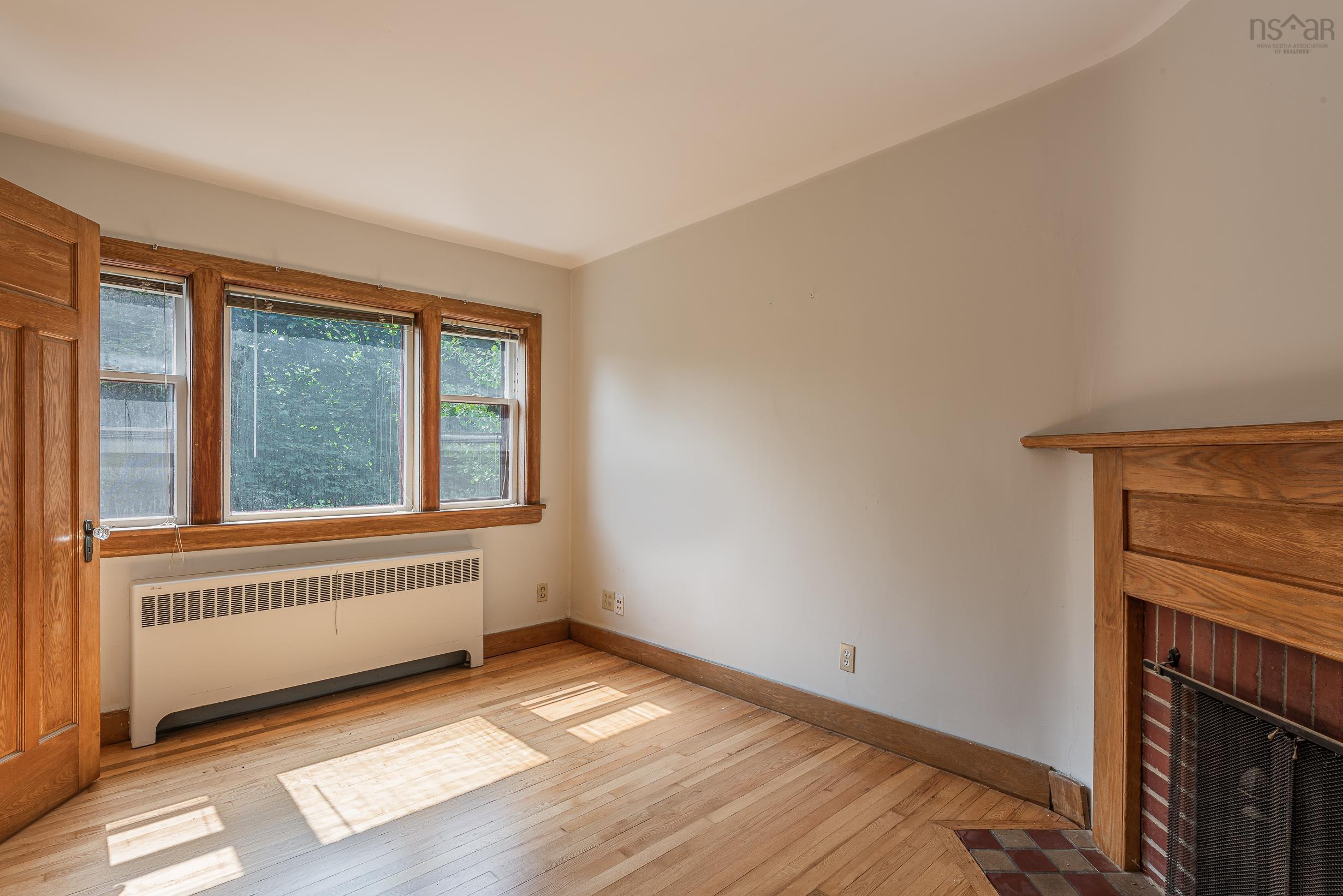 $699,900.00: 196 Crichton Avenue, Dartmouth