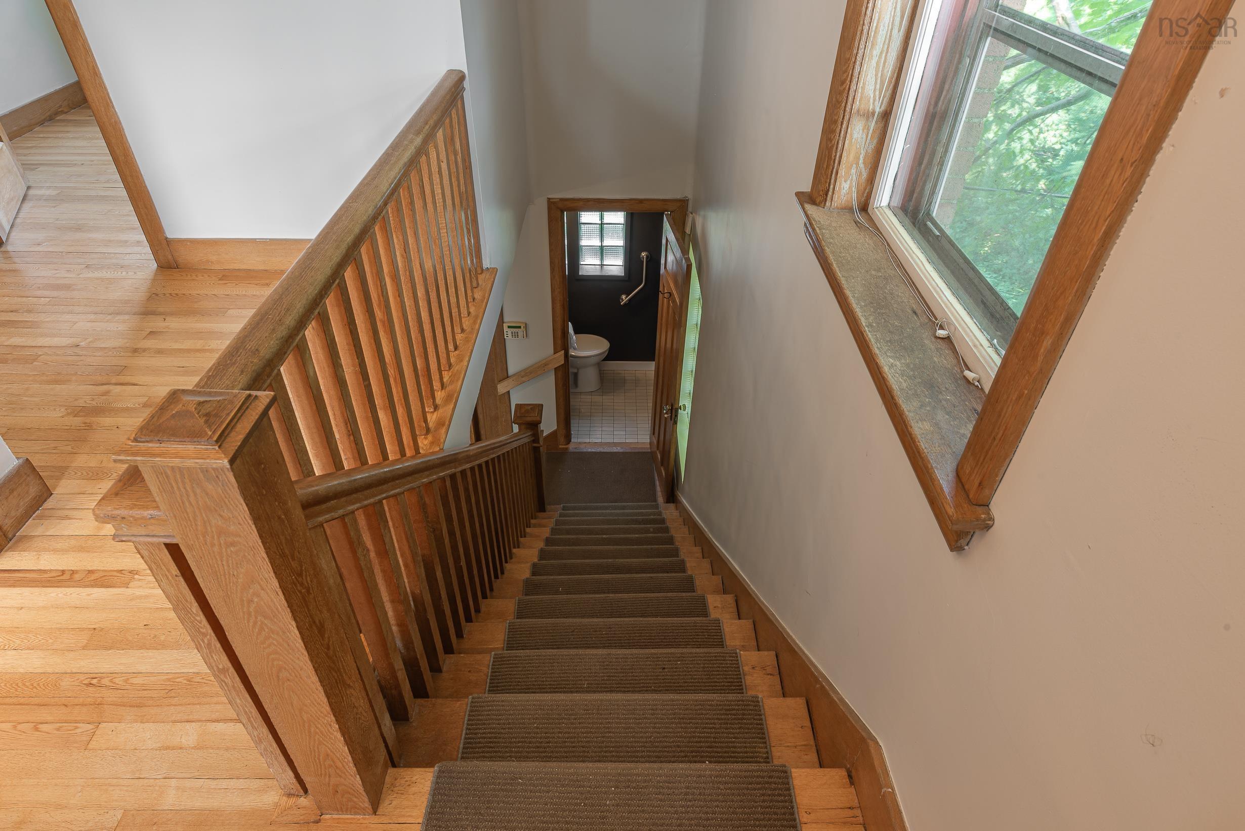 $699,900.00: 196 Crichton Avenue, Dartmouth