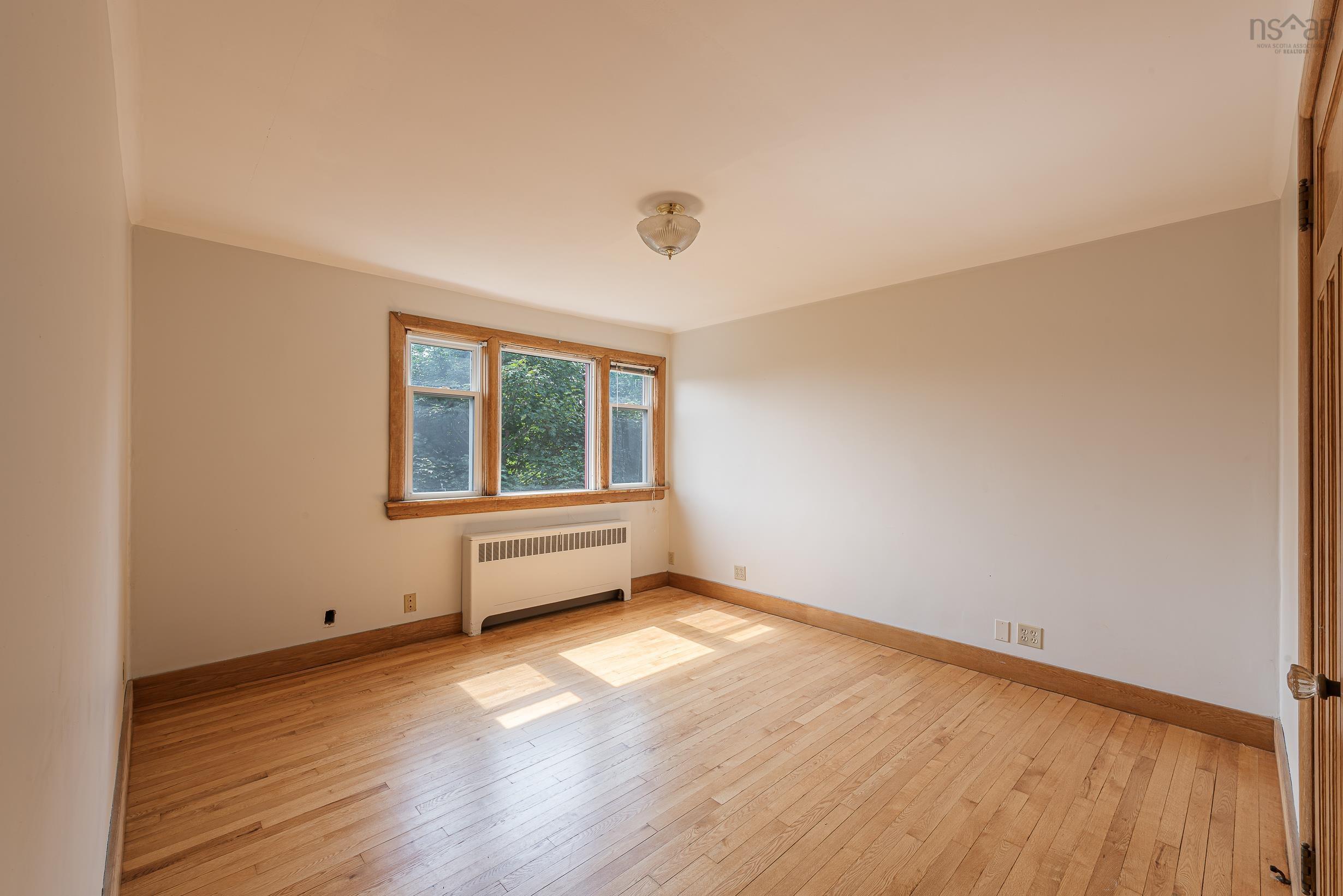 $699,900.00: 196 Crichton Avenue, Dartmouth