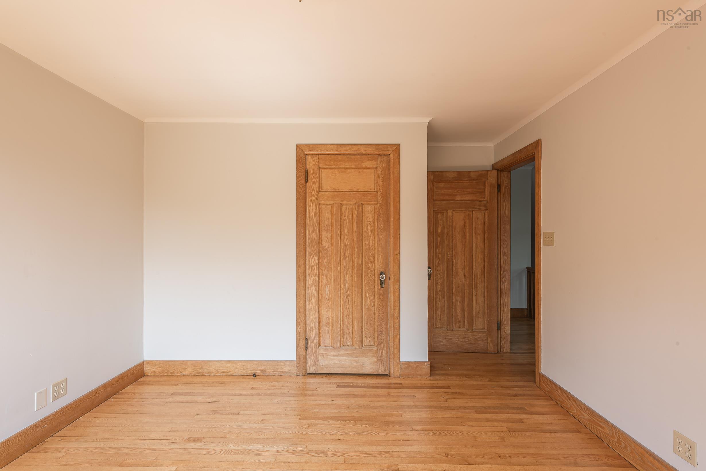 $699,900.00: 196 Crichton Avenue, Dartmouth