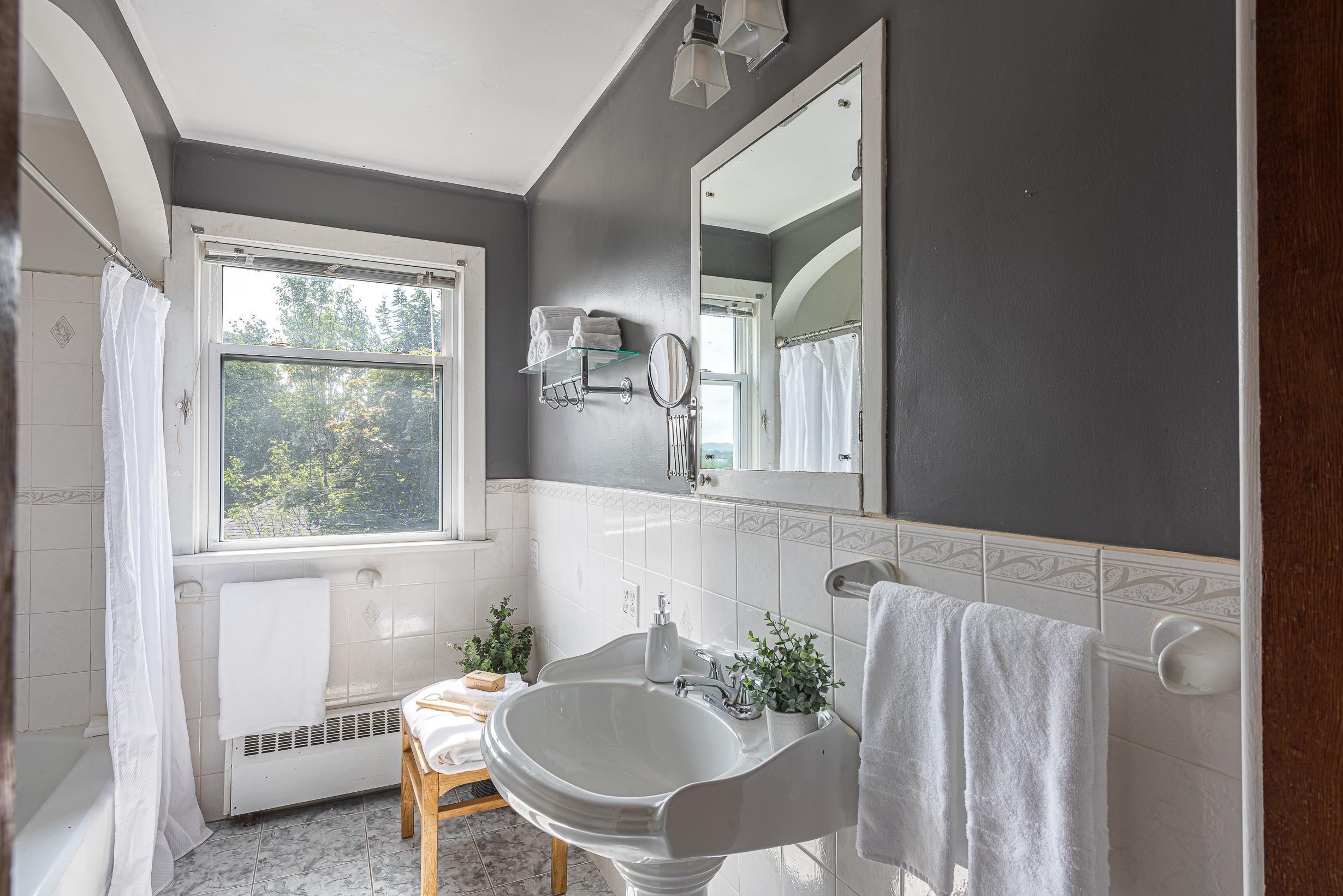 $699,900.00: 196 Crichton Avenue, Dartmouth