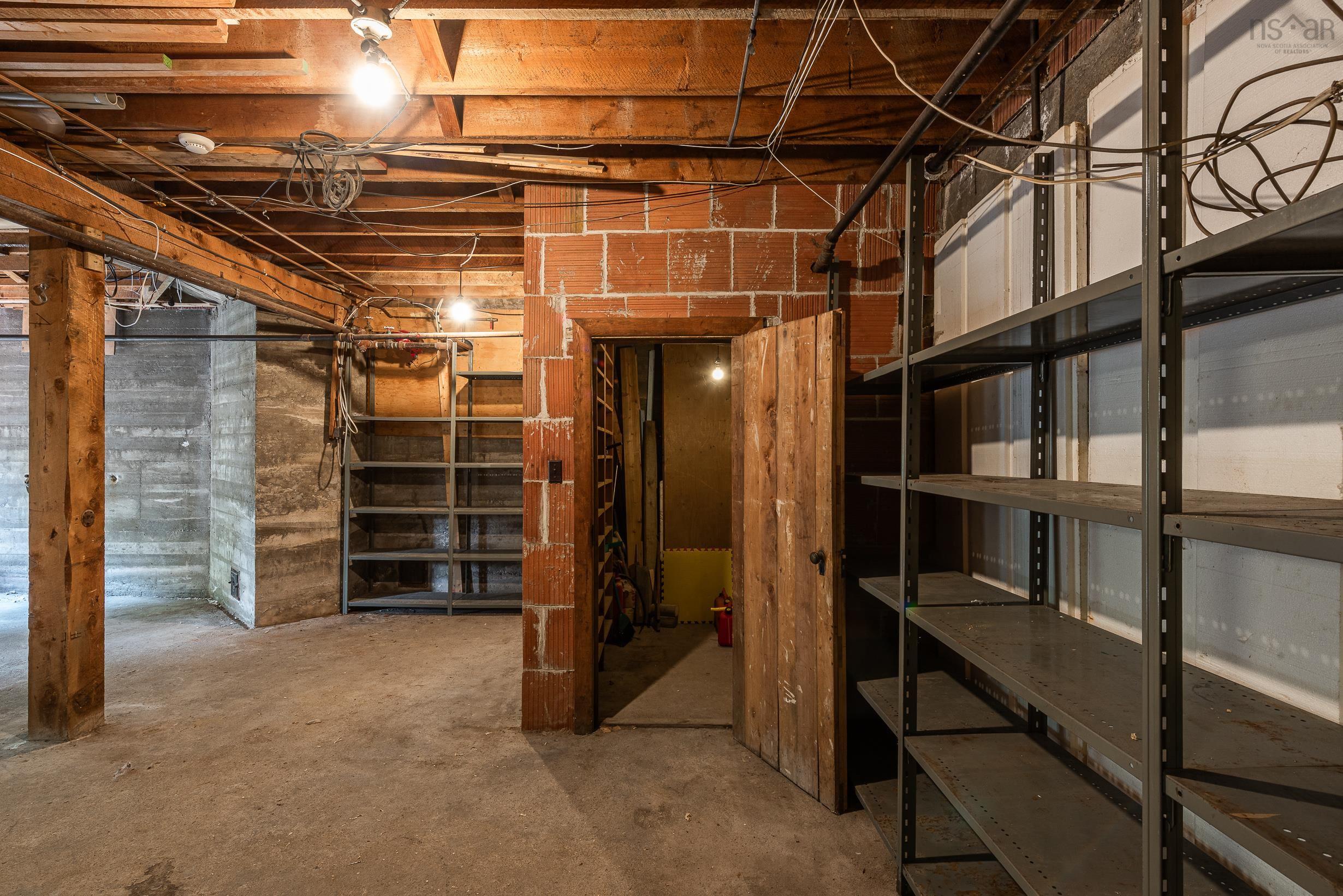 $699,900.00: 196 Crichton Avenue, Dartmouth