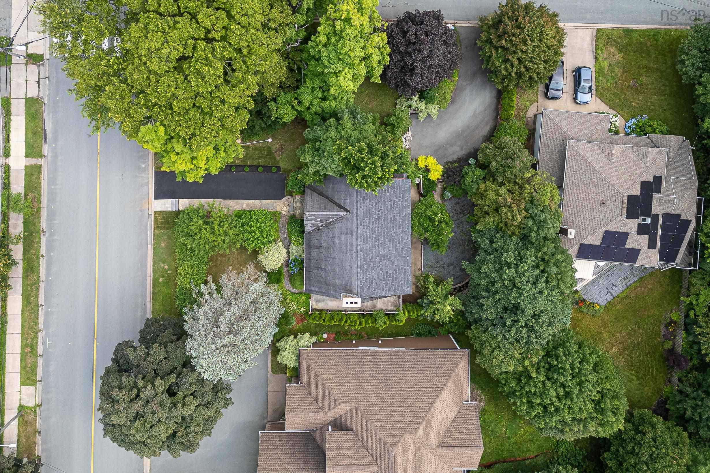 $699,900.00: 196 Crichton Avenue, Dartmouth