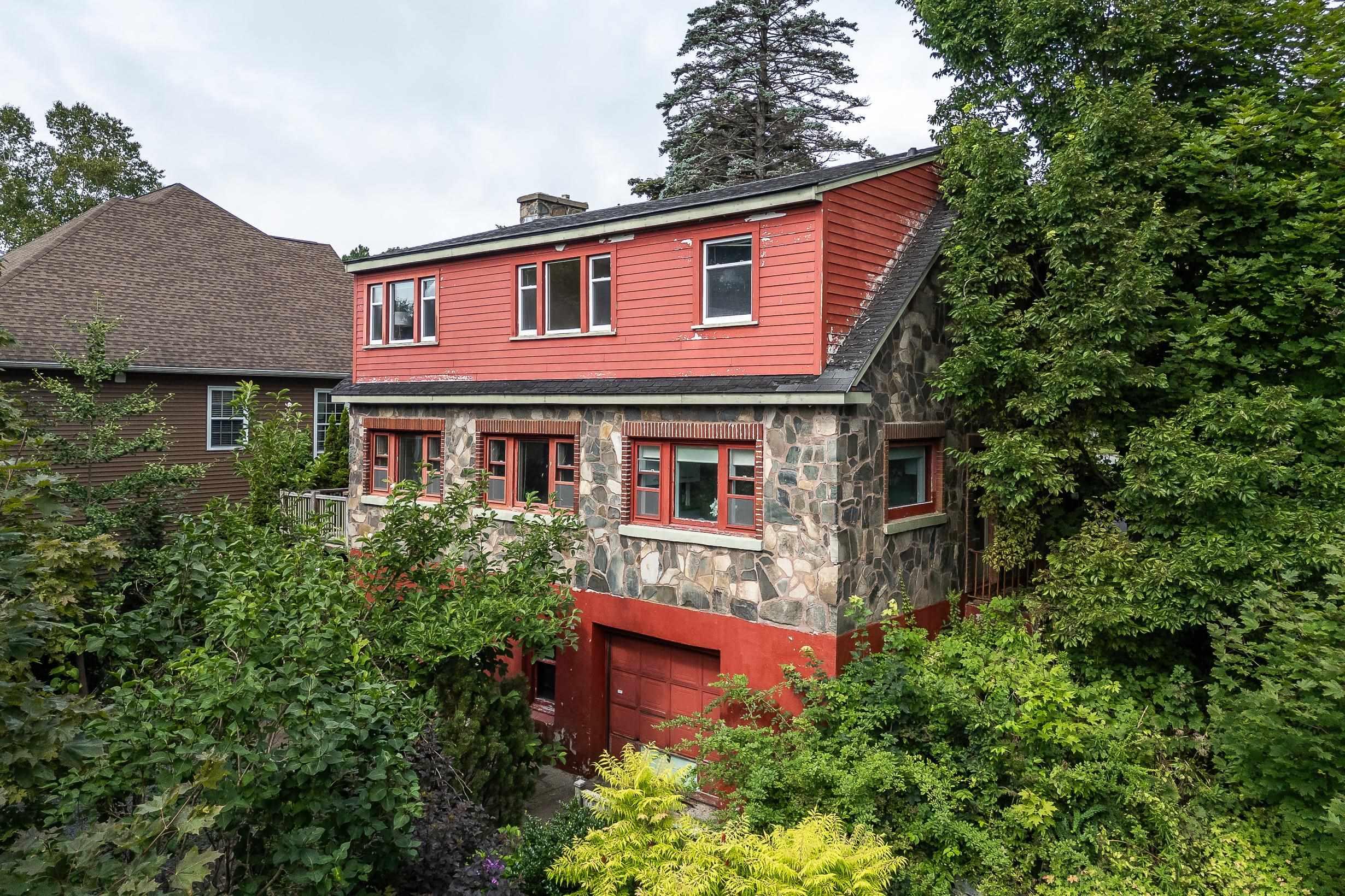 $699,900.00: 196 Crichton Avenue, Dartmouth