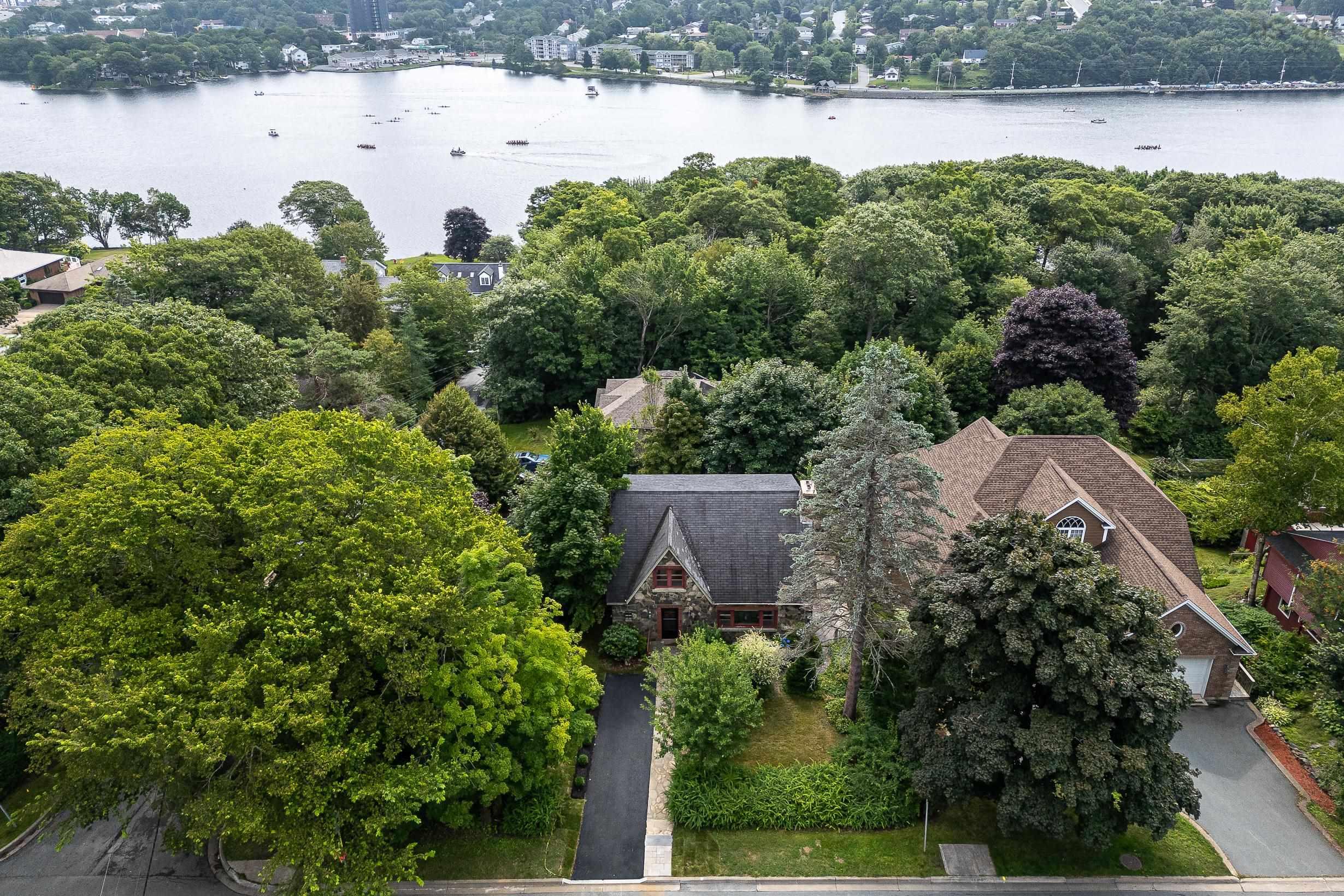 $699,900.00: 196 Crichton Avenue, Dartmouth