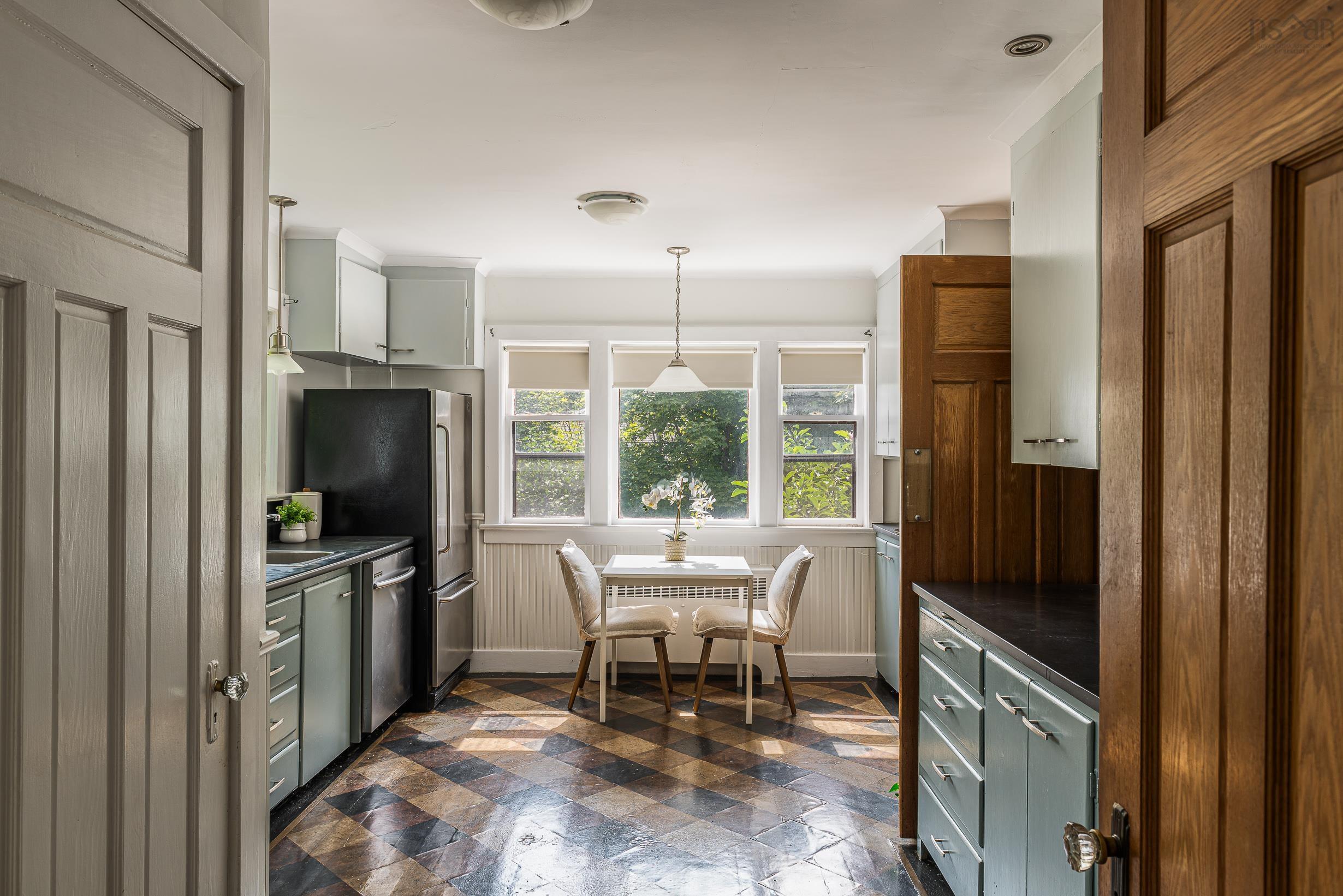 $699,900.00: 196 Crichton Avenue, Dartmouth