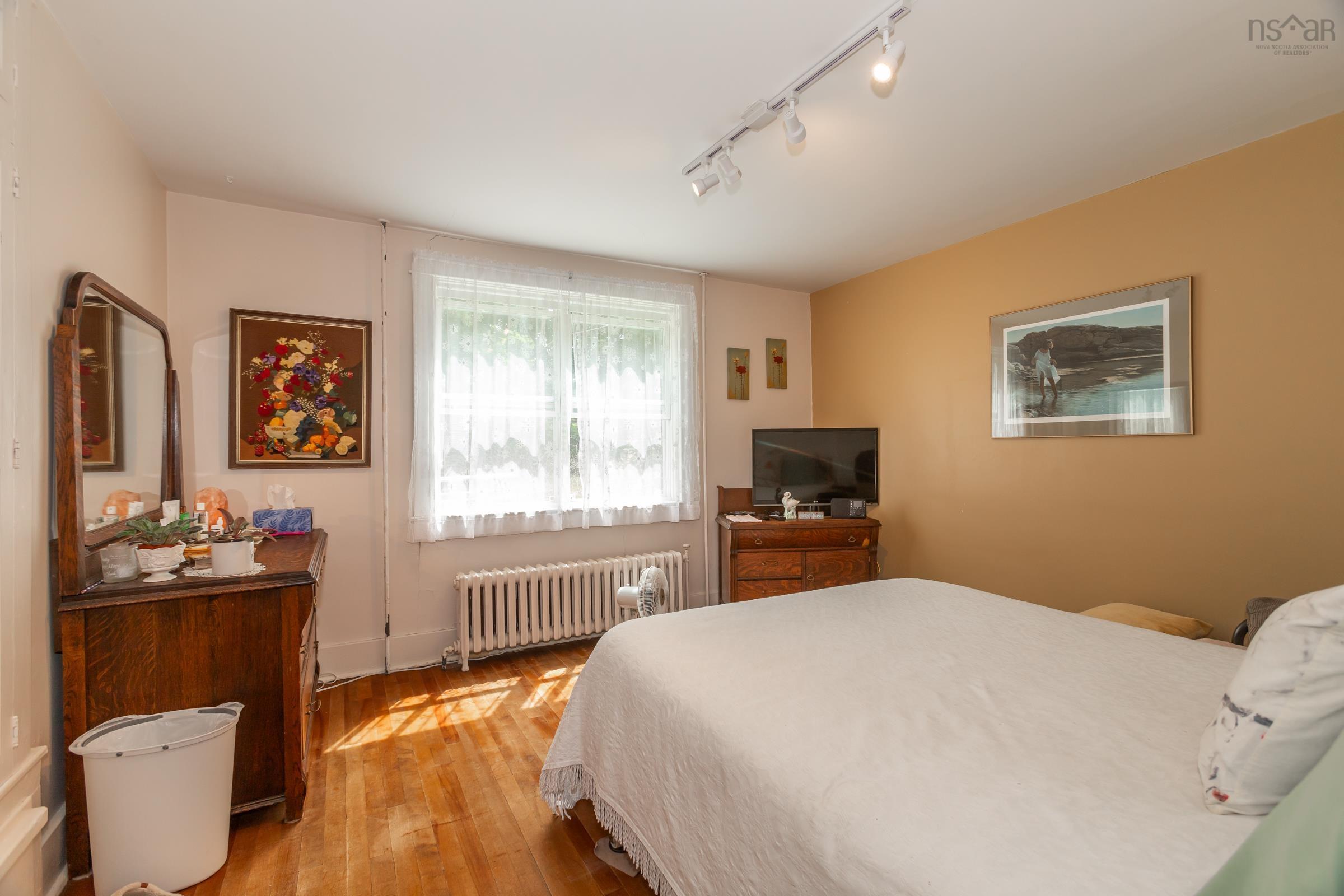 $740,000.00: 789-791 Saint George Street, Annapolis Royal