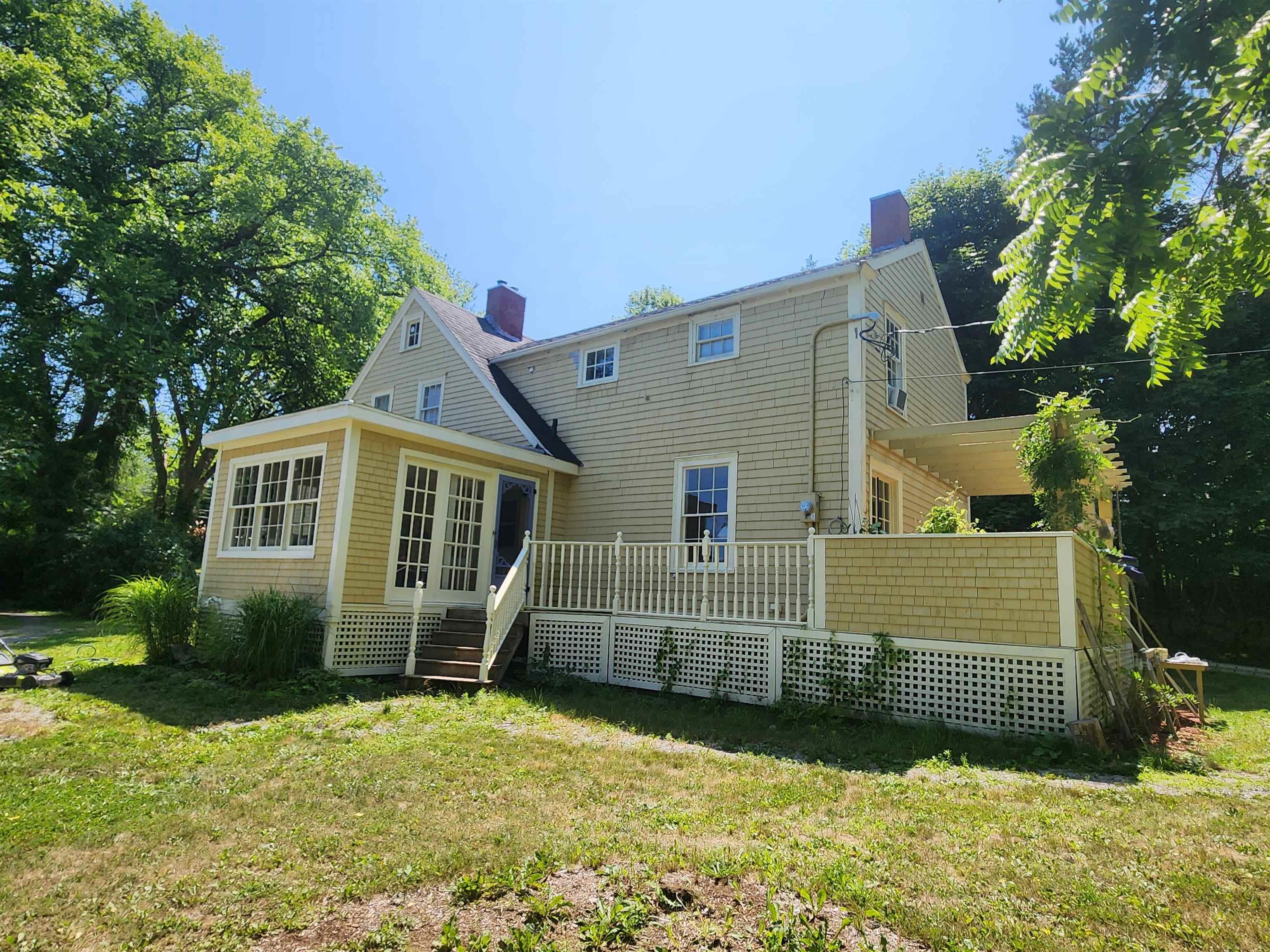 382 Main Street 