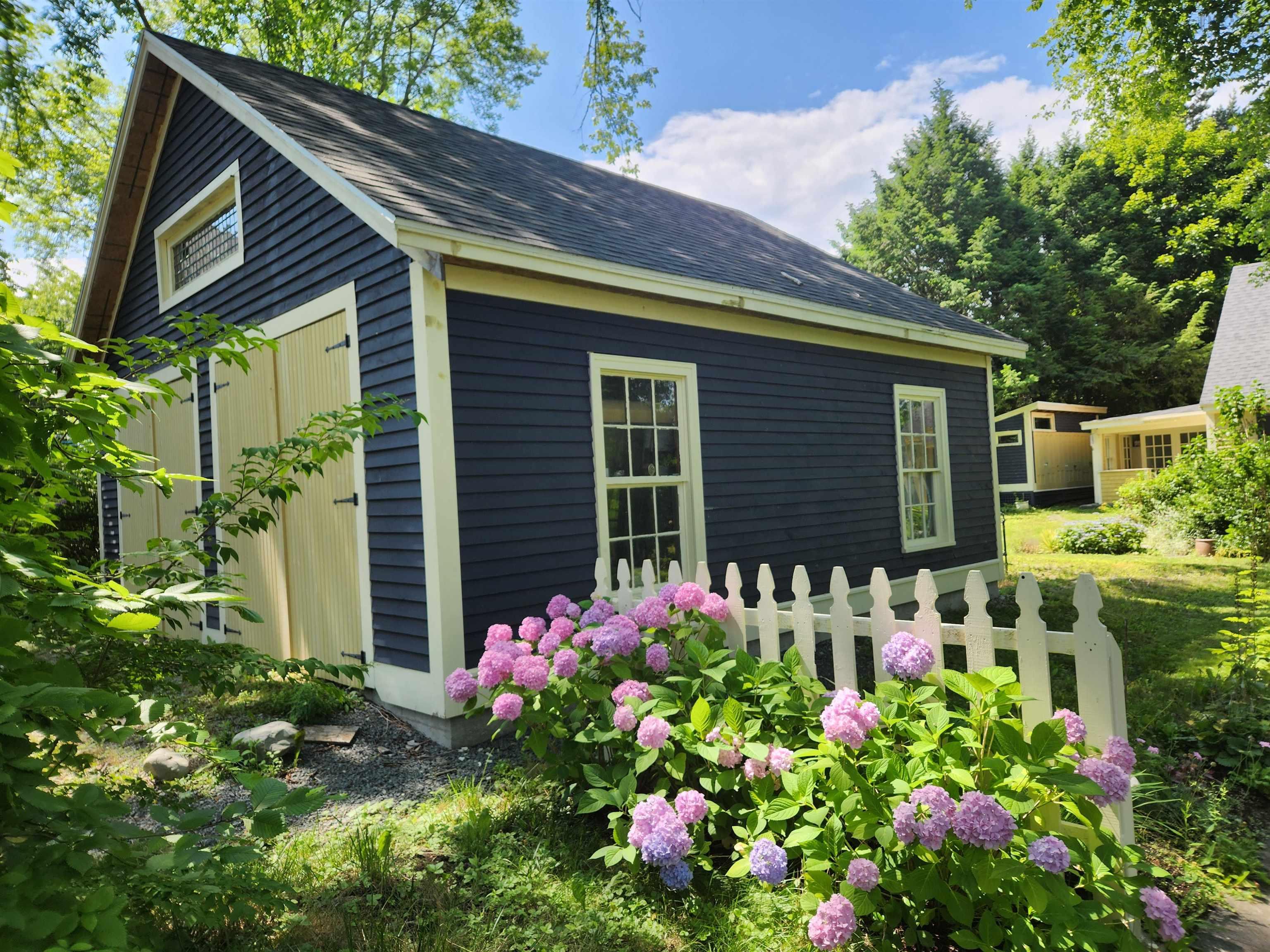 382 Main Street 