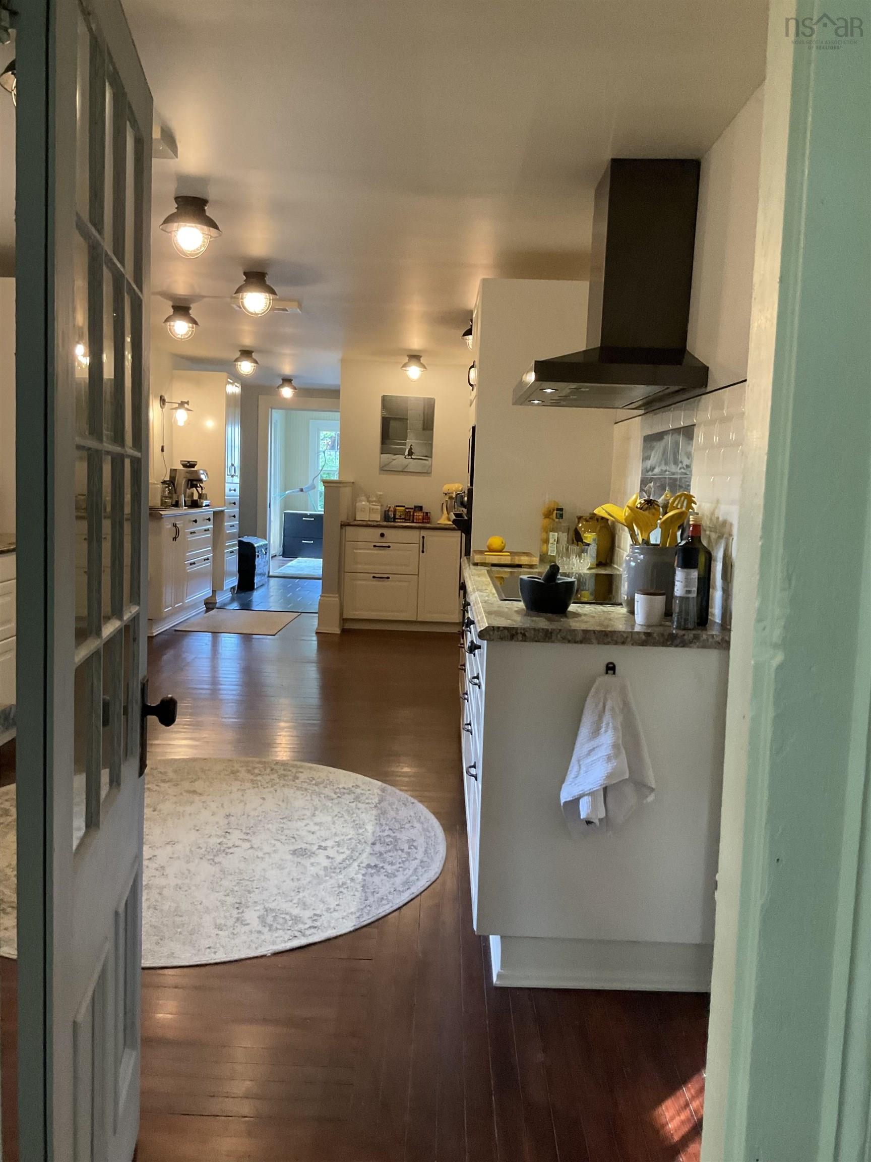 382 Main Street 