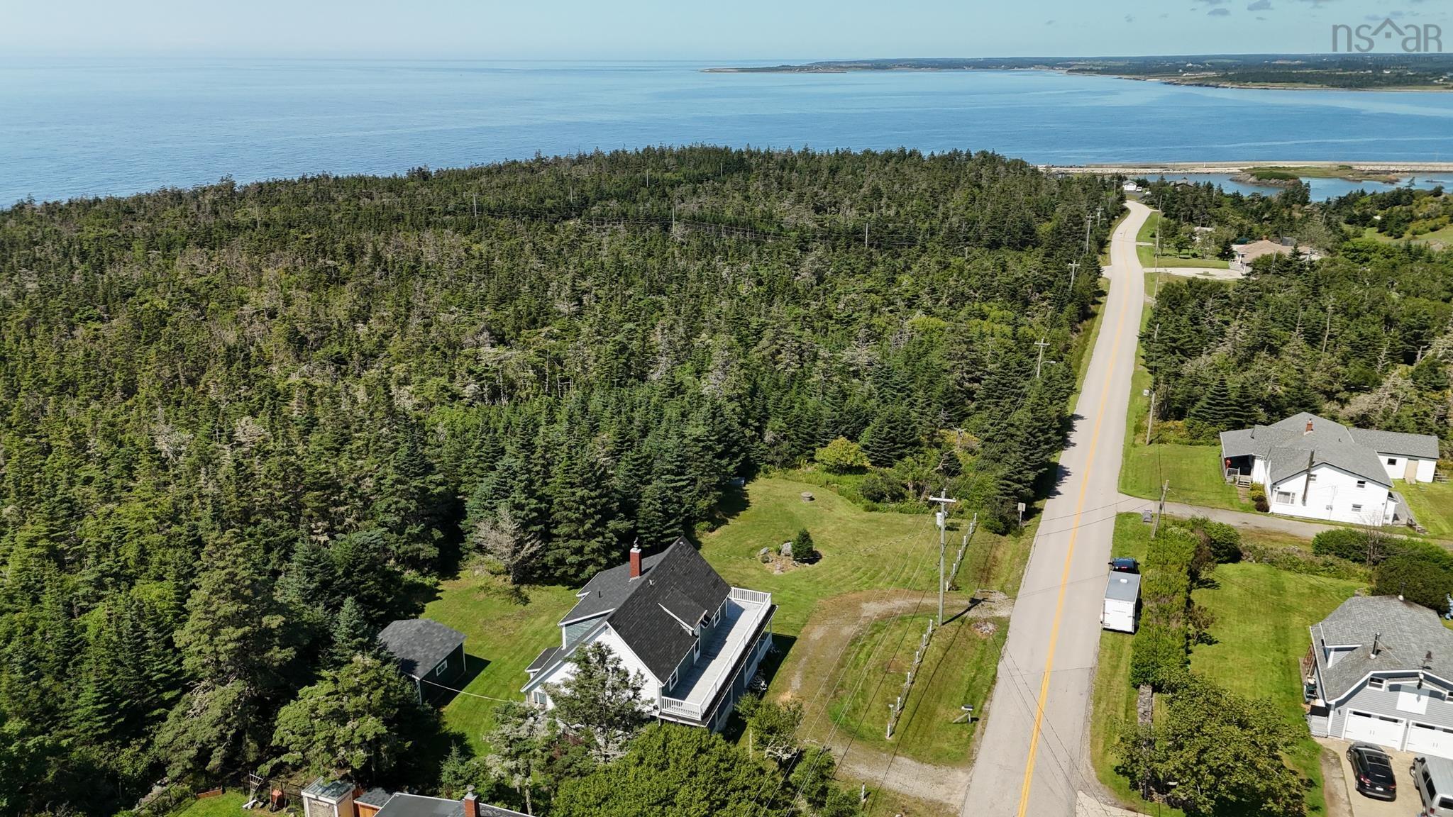 $699,900.00: 1428 Highway 304, Cape Forchu