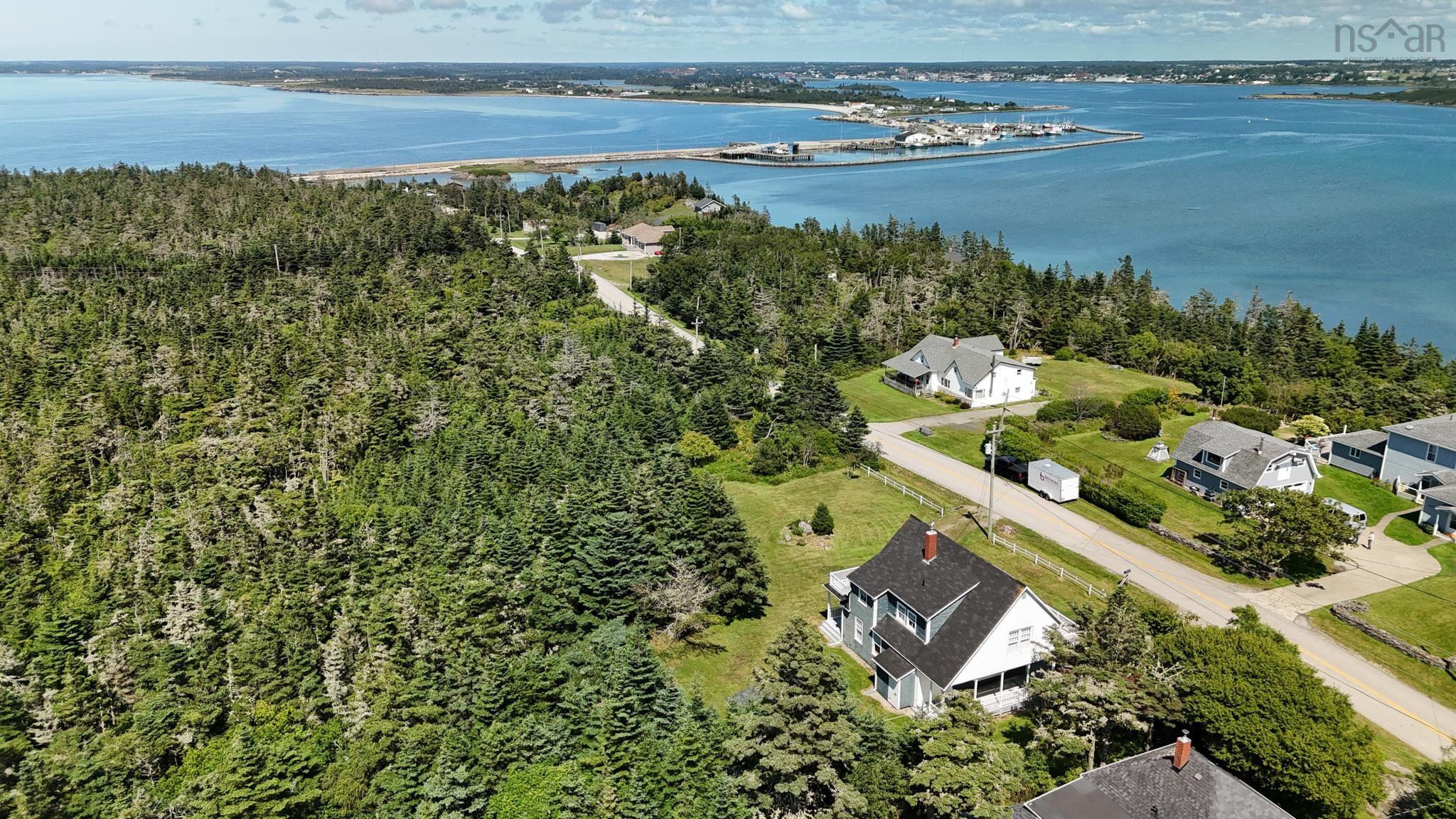 $699,900.00: 1428 Highway 304, Cape Forchu